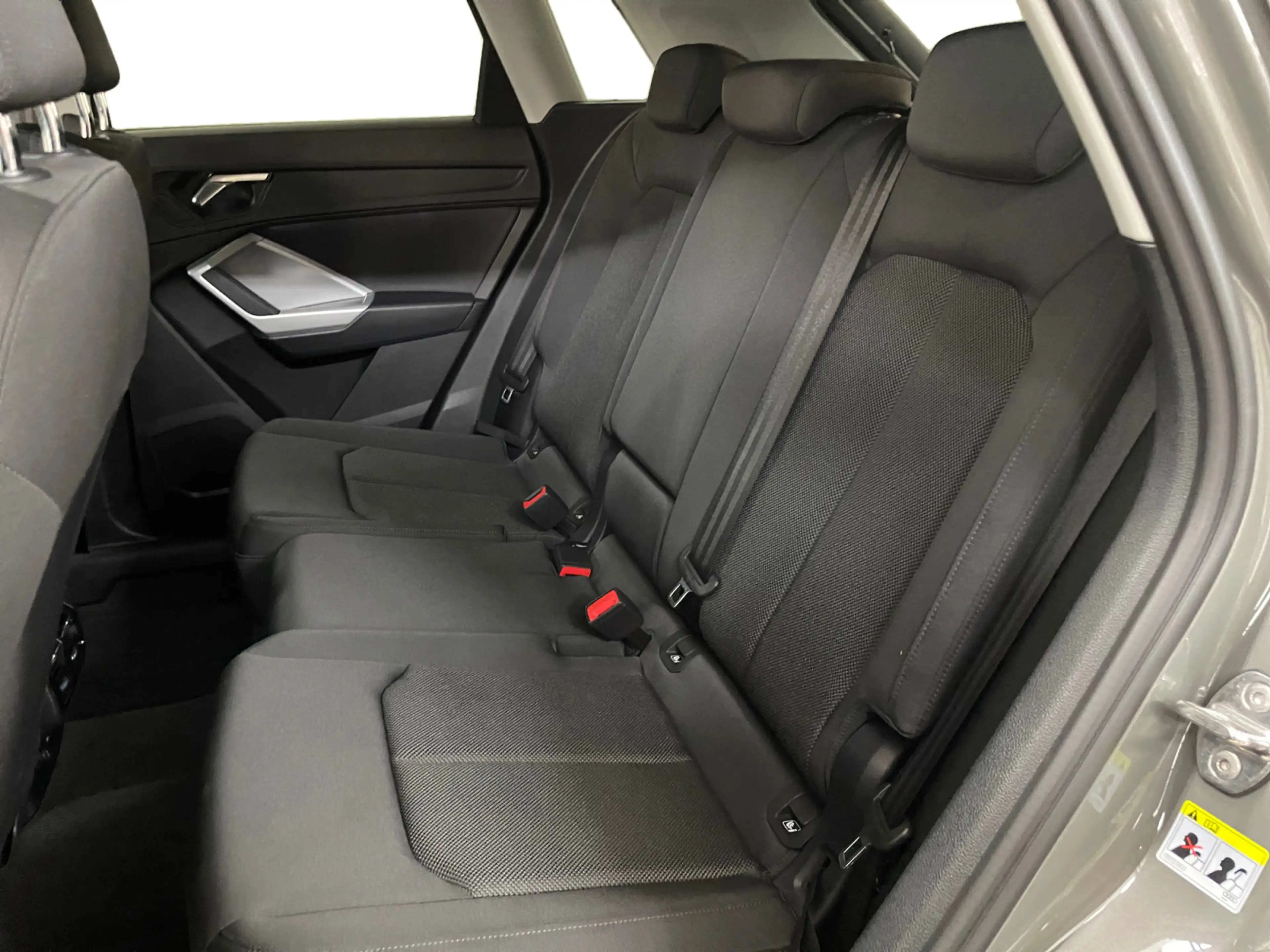 Audi Q3 35 TFSI S-tronic advanced AHK LED Navi Virtua — photo 11