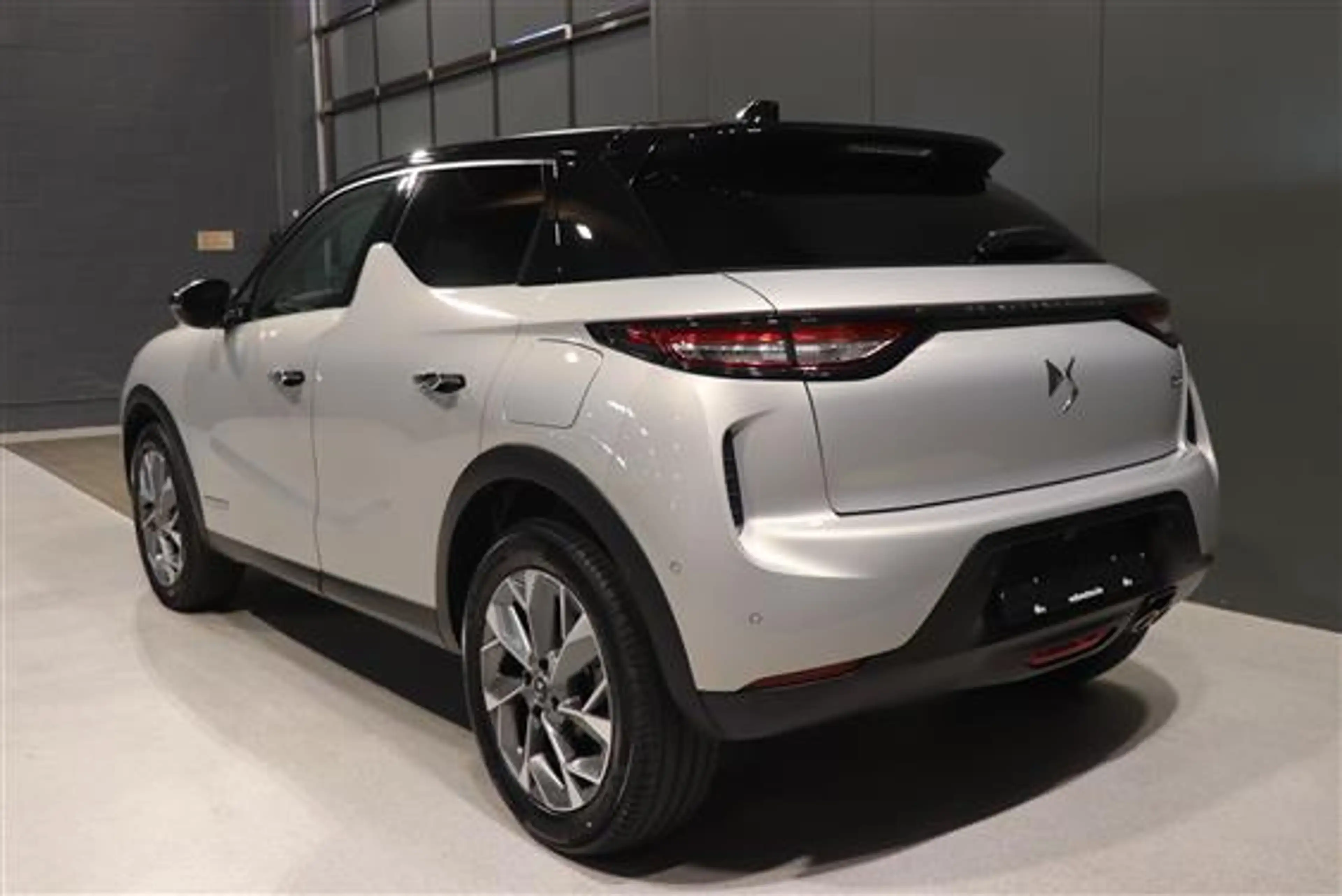 DS Automobiles DS 3 1.2 Turbo 130 ESPRIT DE VOYAGE — photo 4