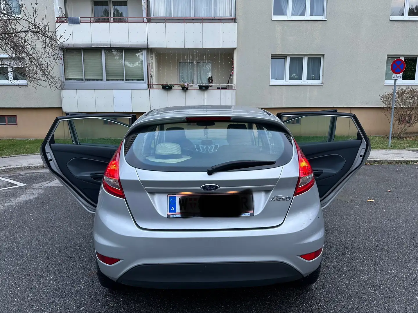 Ford Fiesta 1.25 Ambiente Grau - 2