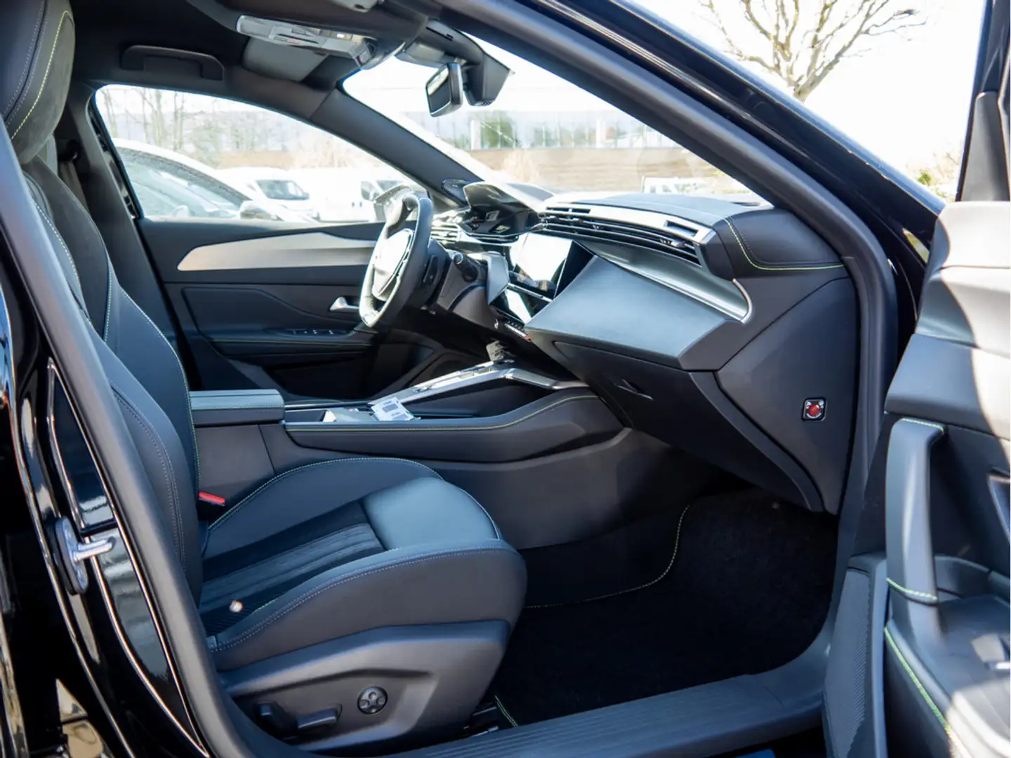 Peugeot 408 1.2 Hybrid 136 GT e-DSC6 NAVI MATRIX-LED Noir - 2