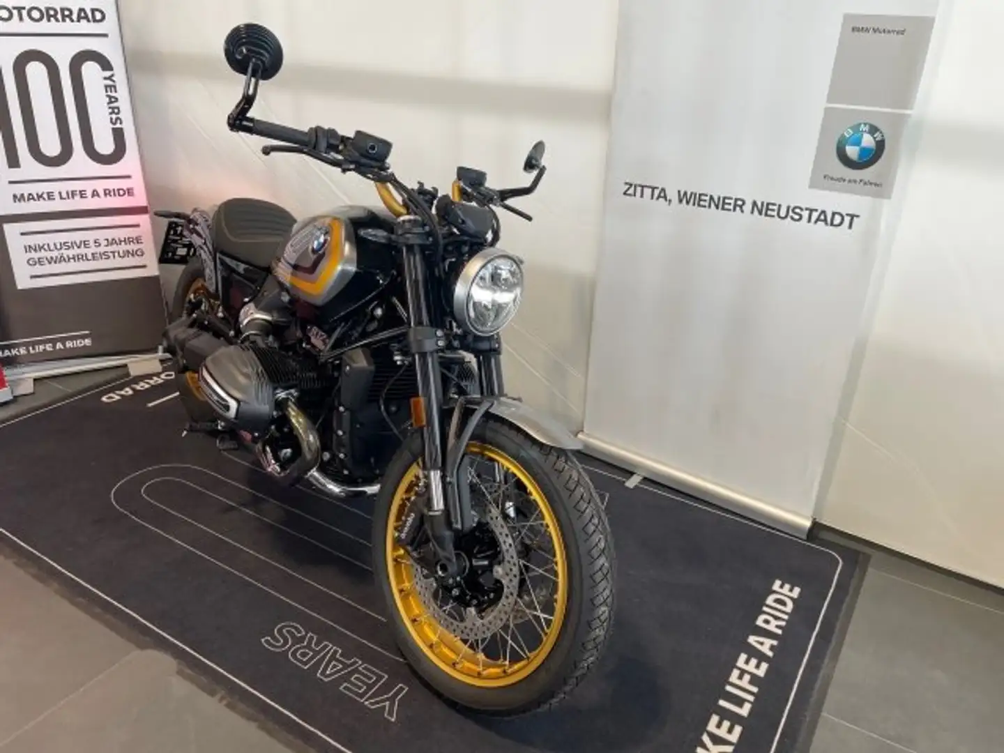 BMW R 12 nineT Cruiser Argintiu - 1