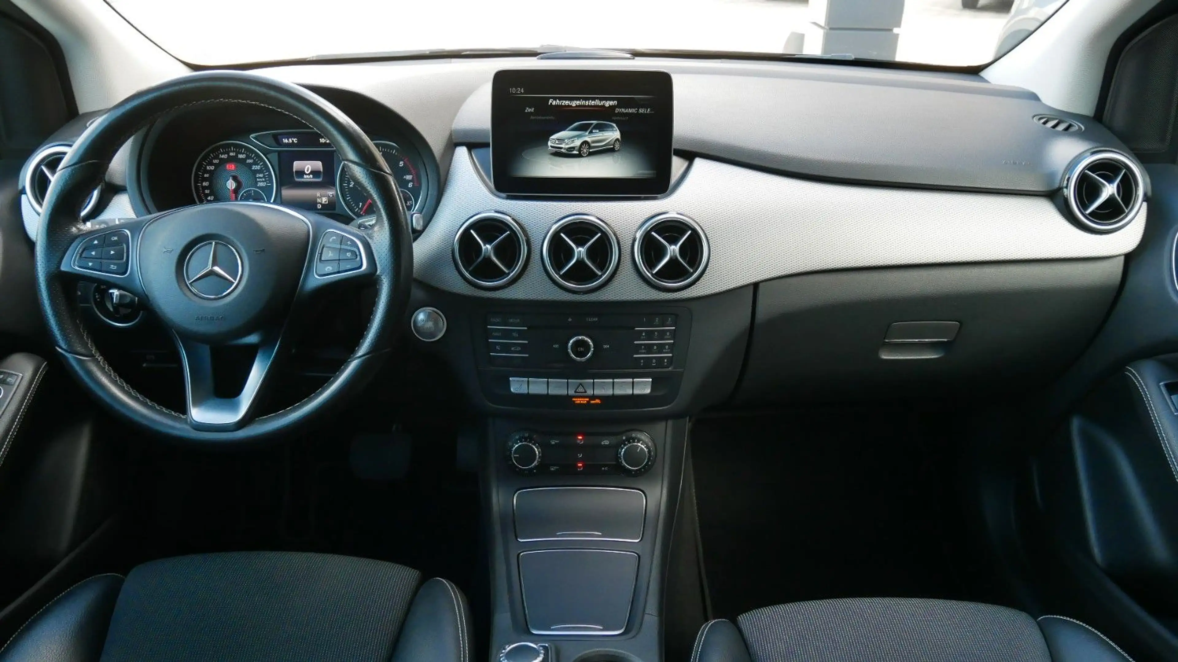 Mercedes-Benz B 220 d 4Matic Urban Night 18"Alu LED AHK DAB — photo 12