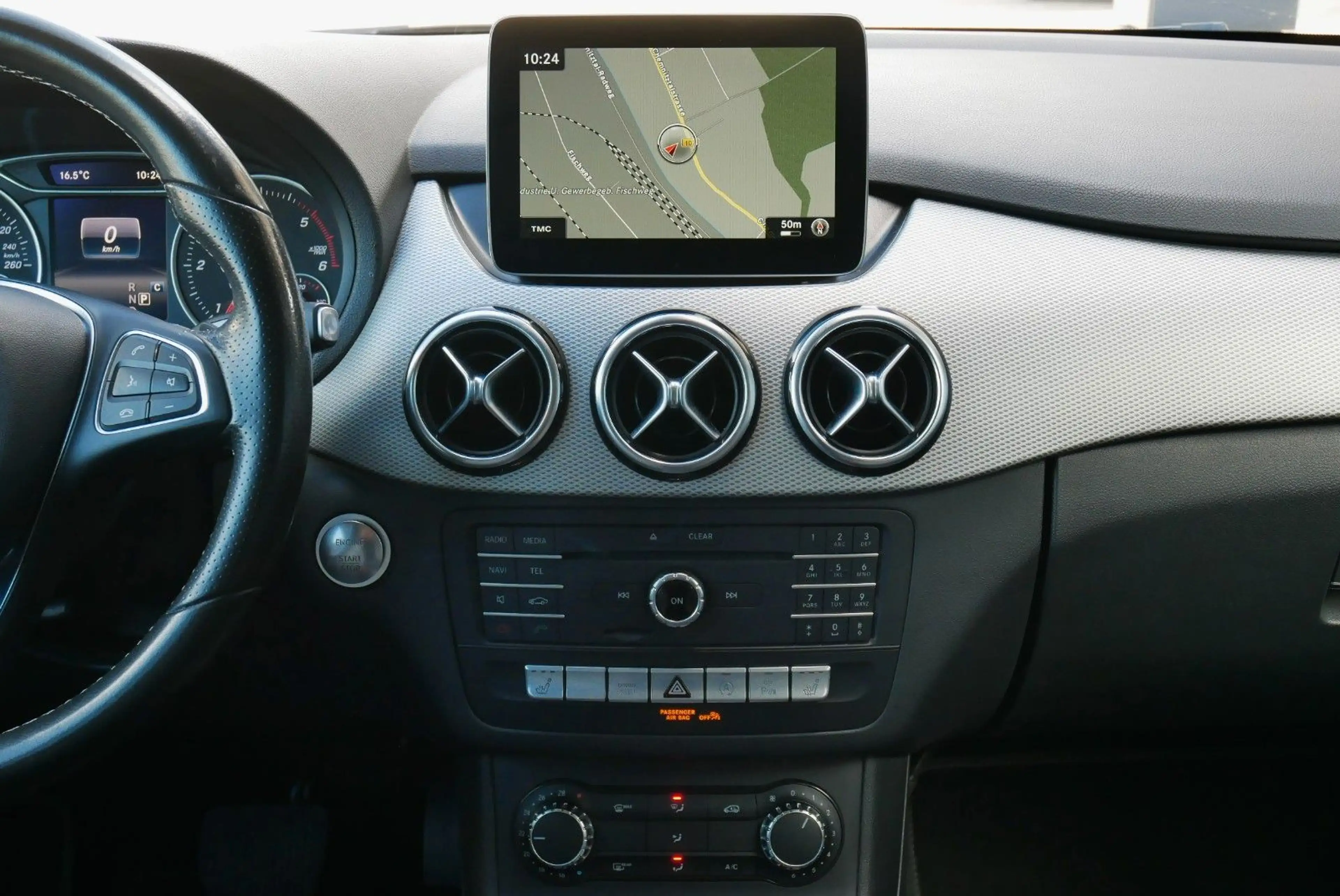 Mercedes-Benz B 220 d 4Matic Urban Night 18"Alu LED AHK DAB — photo 14