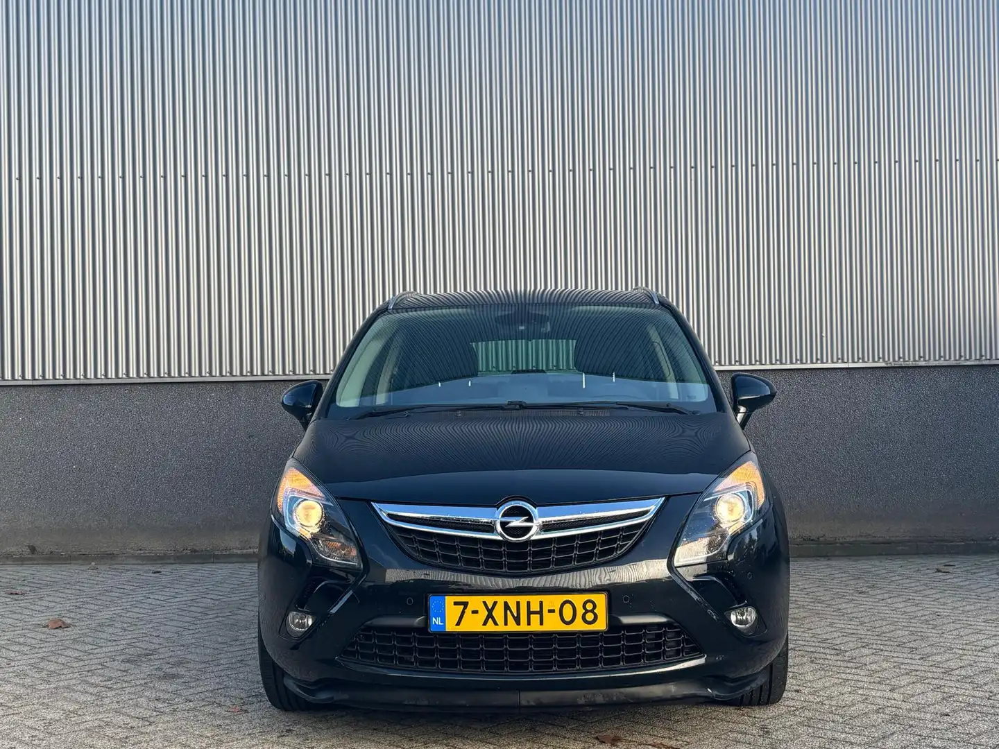 Opel Zafira Tourer 1.4 Turbo 140pk Business+ | Trekhaak | Navigatie | Noir - 2