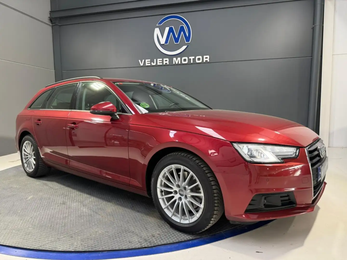 Audi A4 Familiar Automático de 5 Puertas Burdeos - 1