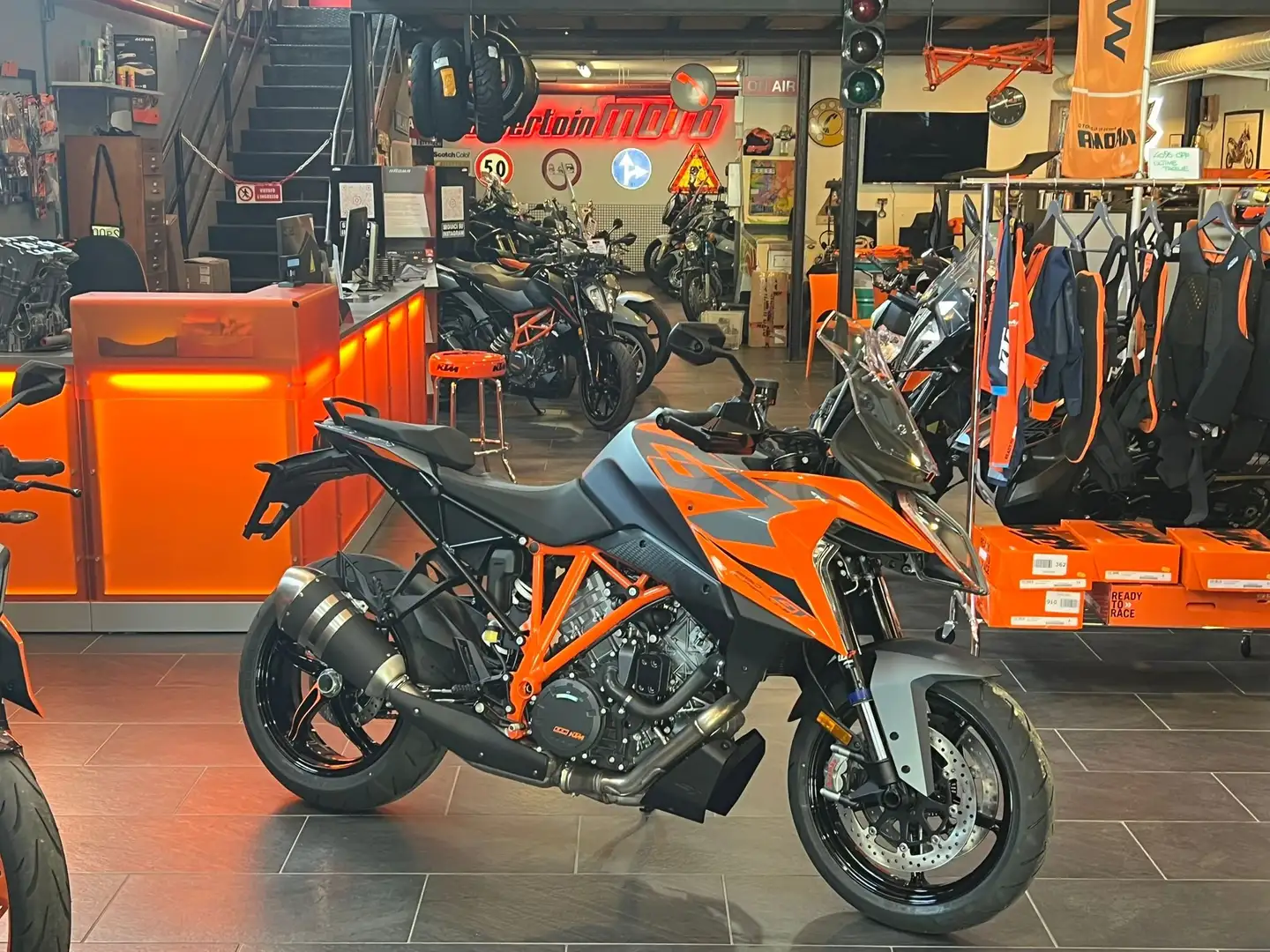 KTM 1290 Super Duke GT Arancione - 1