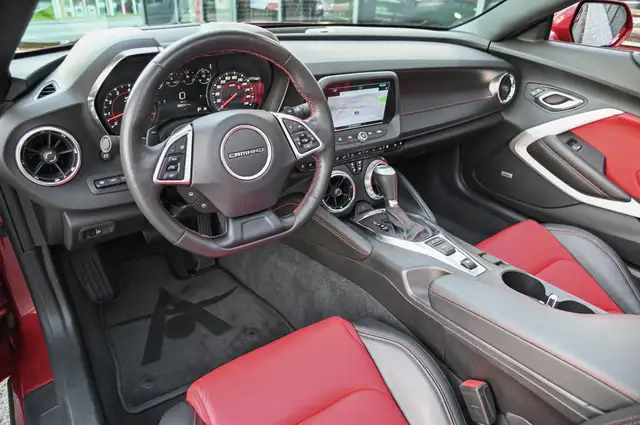 Chevrolet Camaro view 9