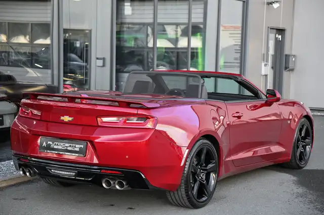 Chevrolet Camaro view 4