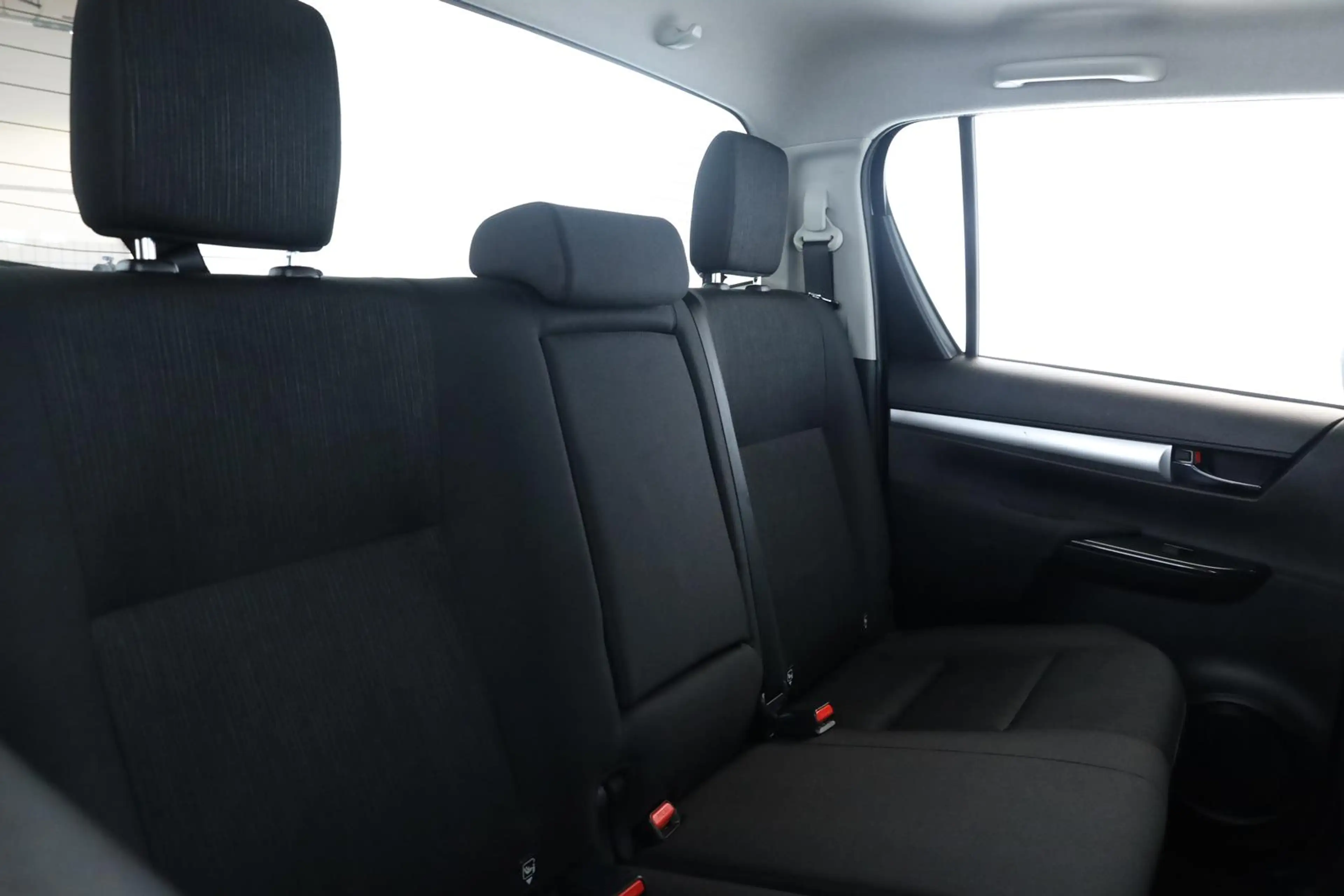 Toyota Hilux Double Cab 2.8 4x4 Comfort Nav ACC Kam AHK — photo 9