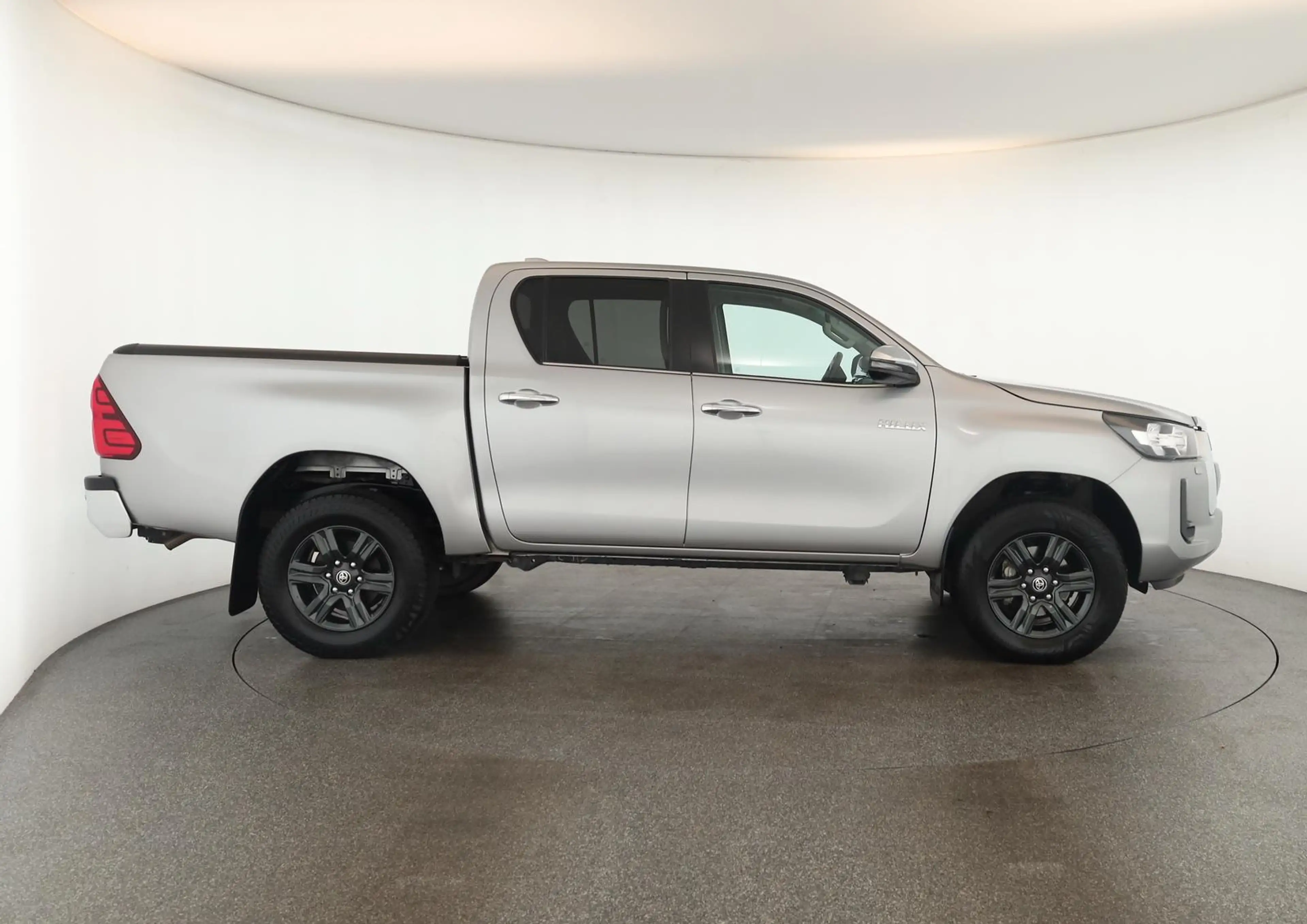 Toyota Hilux Double Cab 2.8 4x4 Comfort Nav ACC Kam AHK — photo 4
