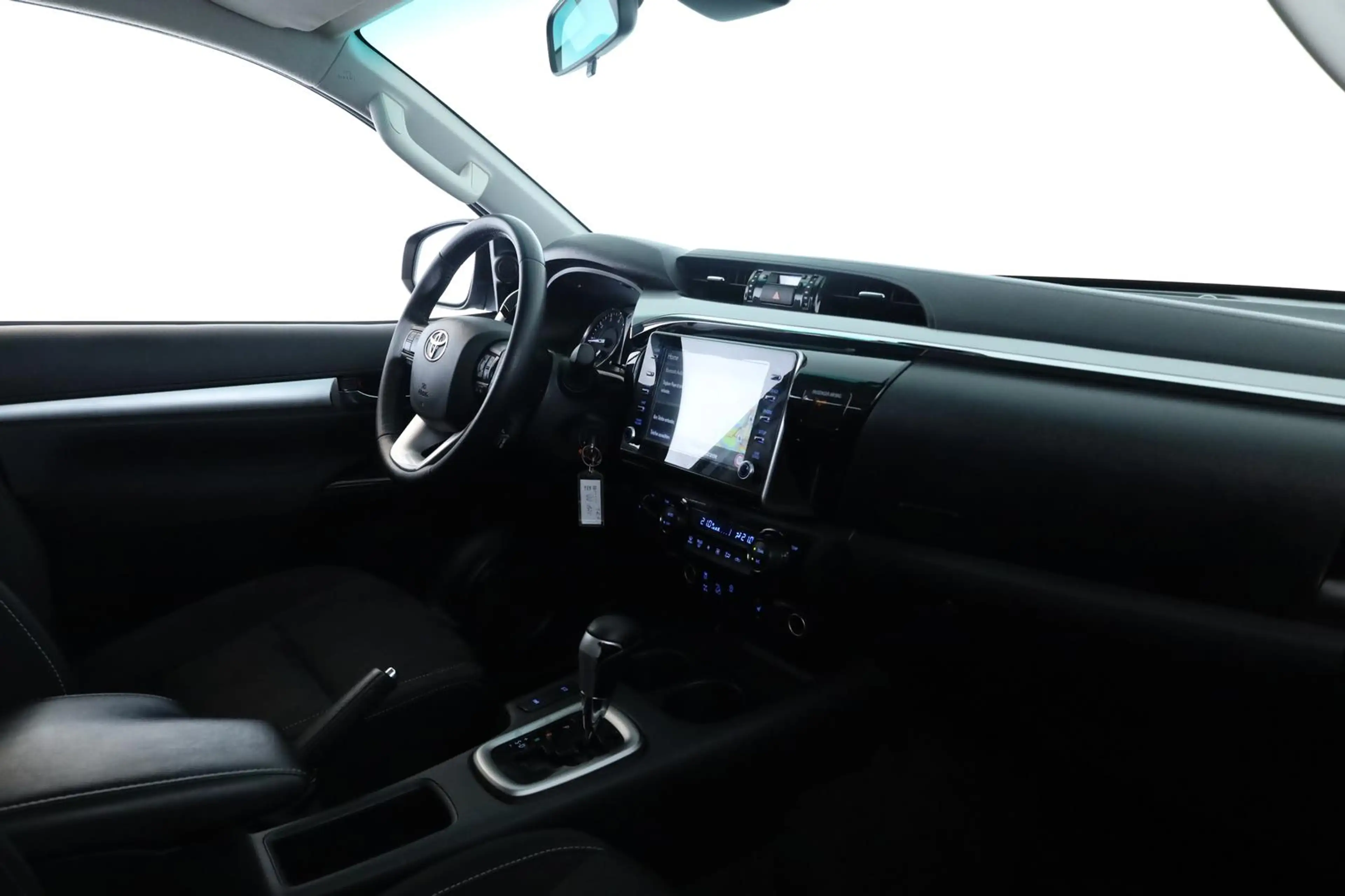 Toyota Hilux Double Cab 2.8 4x4 Comfort Nav ACC Kam AHK — photo 10