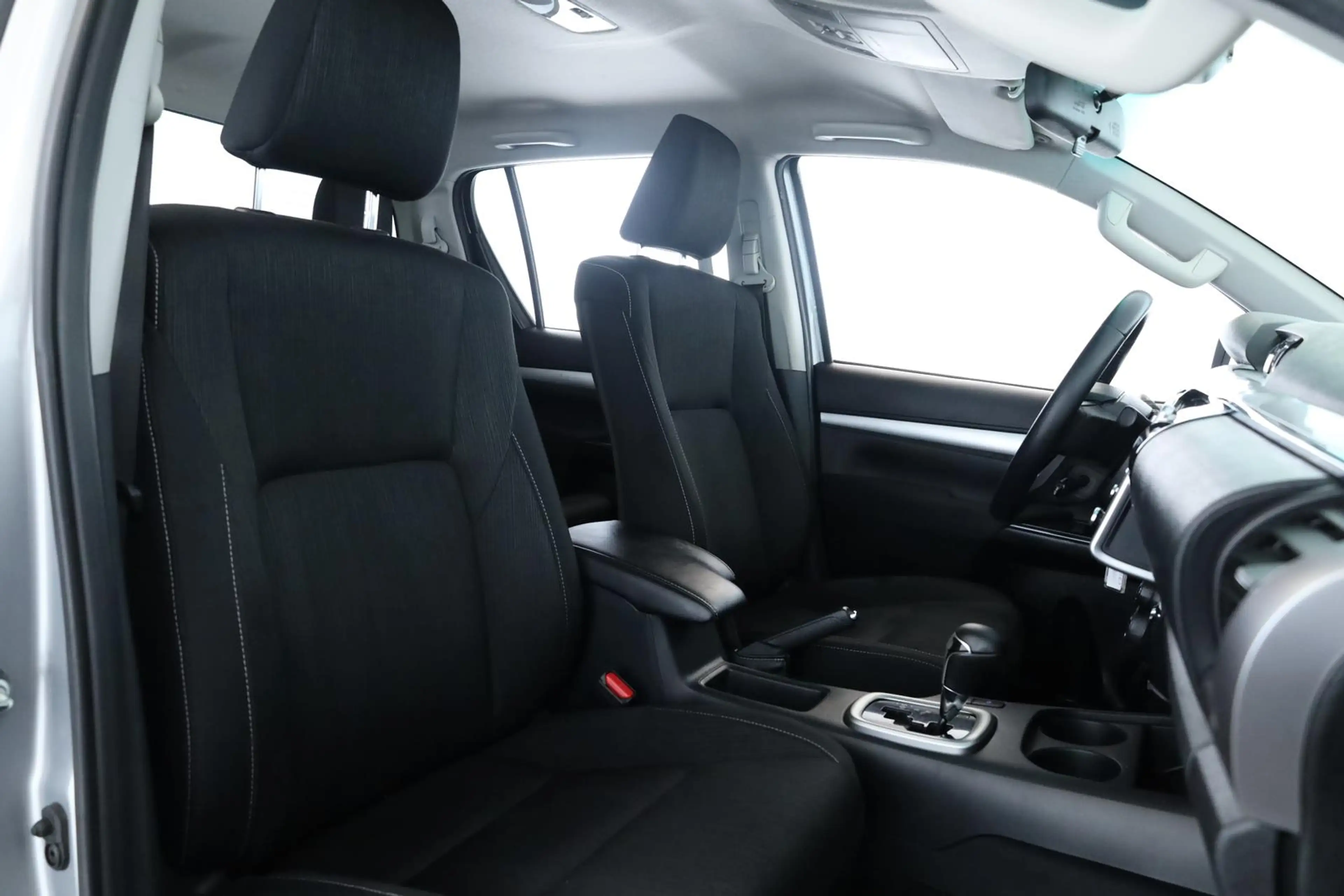 Toyota Hilux Double Cab 2.8 4x4 Comfort Nav ACC Kam AHK — photo 11