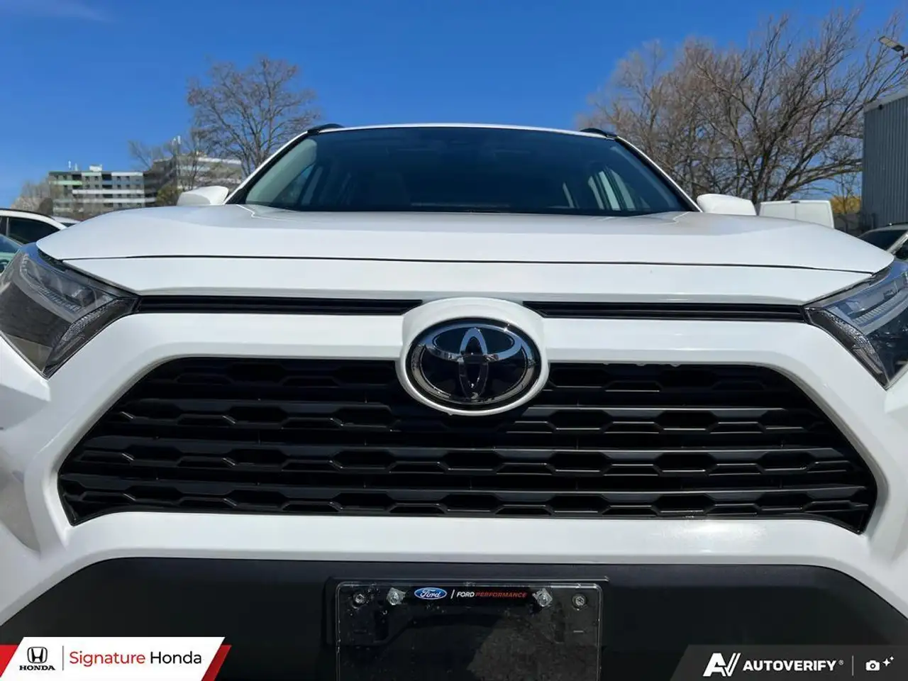 Toyota RAV 4 снимка Toyota RAV 4