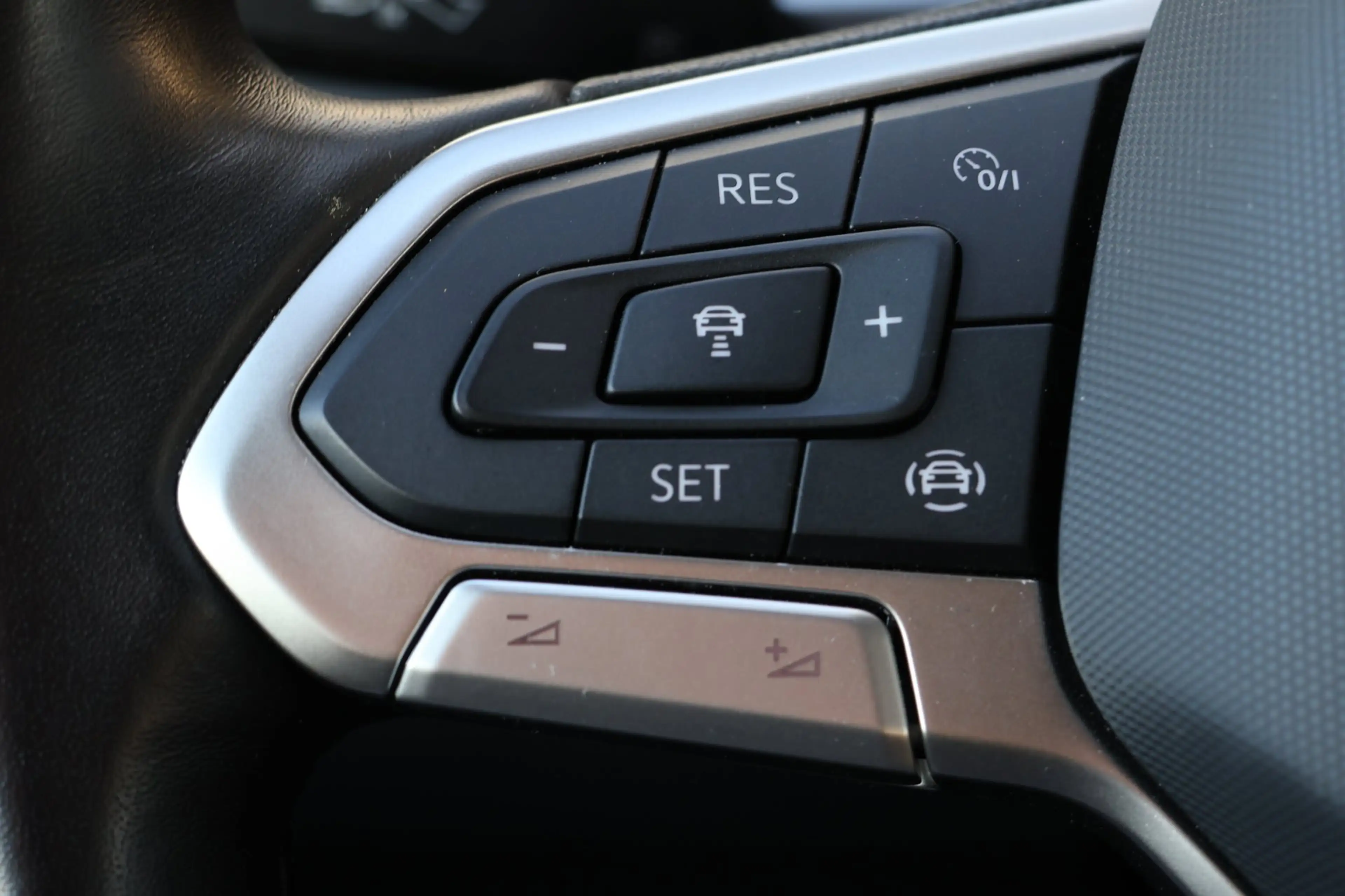 Volkswagen T-Roc 1.0 TSI Life Business Carplay Stoel/stuurverwarmin — photo 25