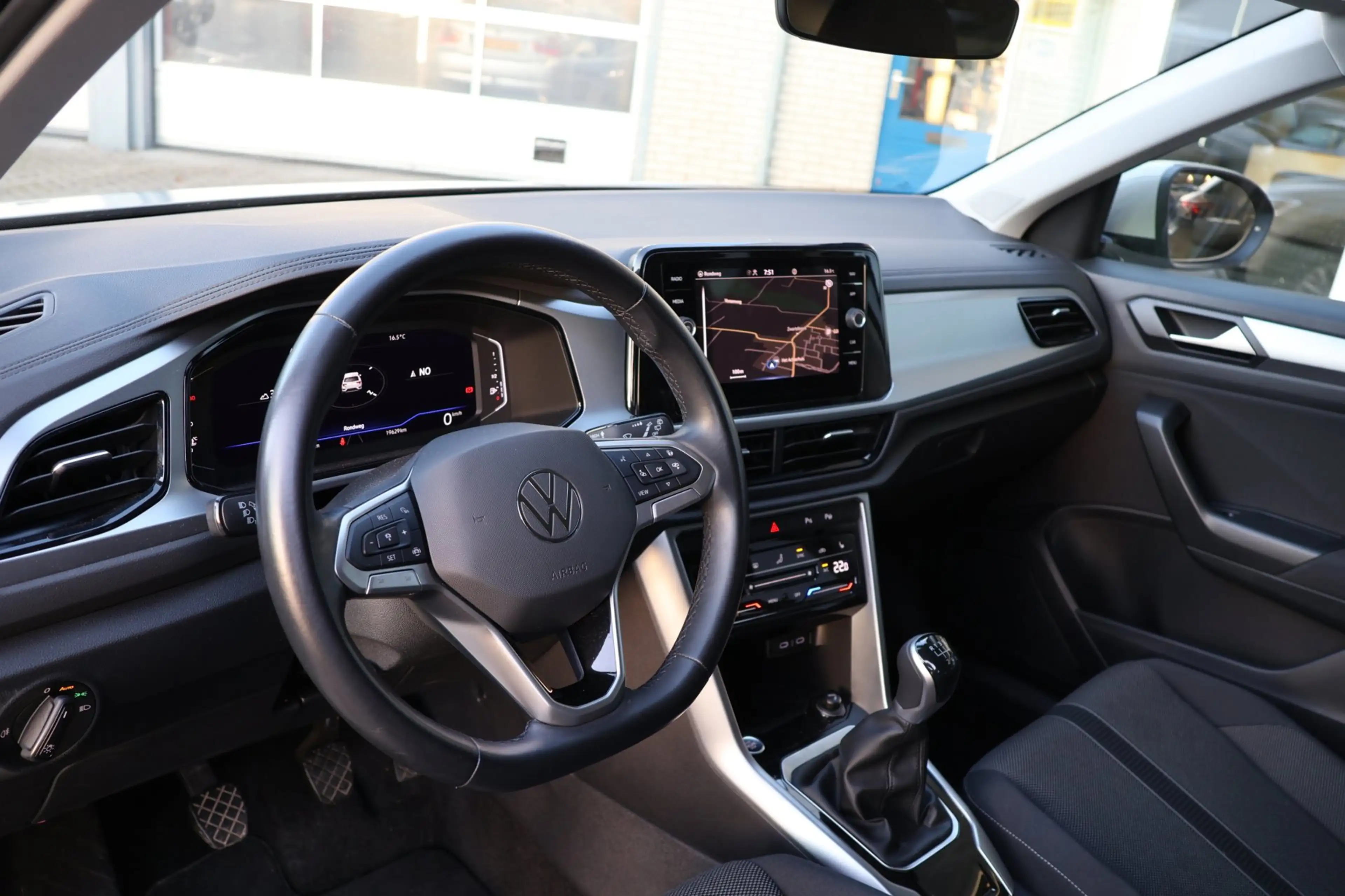 Volkswagen T-Roc 1.0 TSI Life Business Carplay Stoel/stuurverwarmin — photo 2