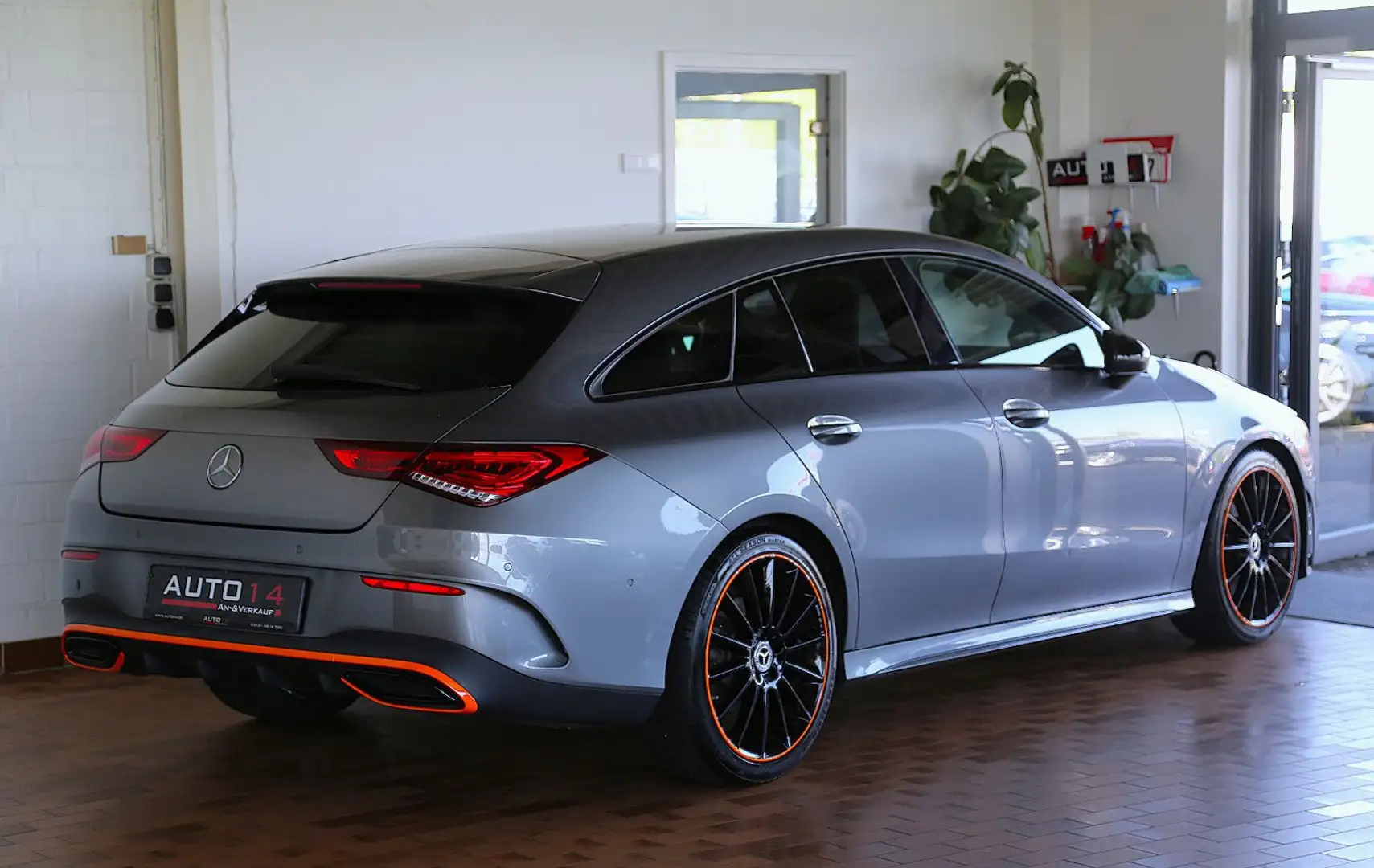 Mercedes-Benz CLA 200 CLA 200 AMG Night Edition1 SB LED Widescreen 19" Gris - 2