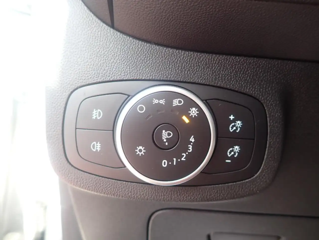 Ford Fiesta 5 portes — photo 20
