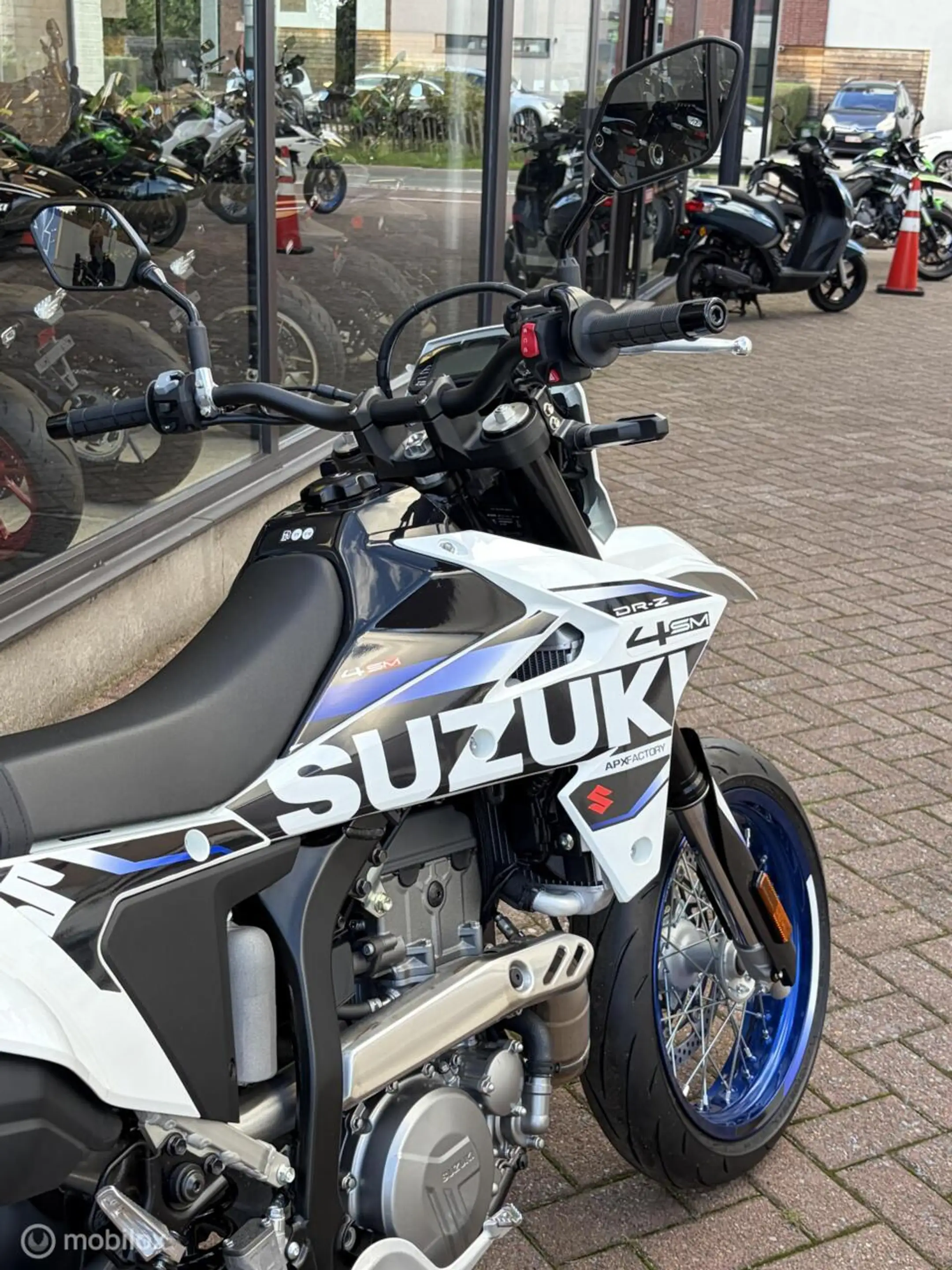 Suzuki DR-Z4SM A2 PROMOTIE — photo 11
