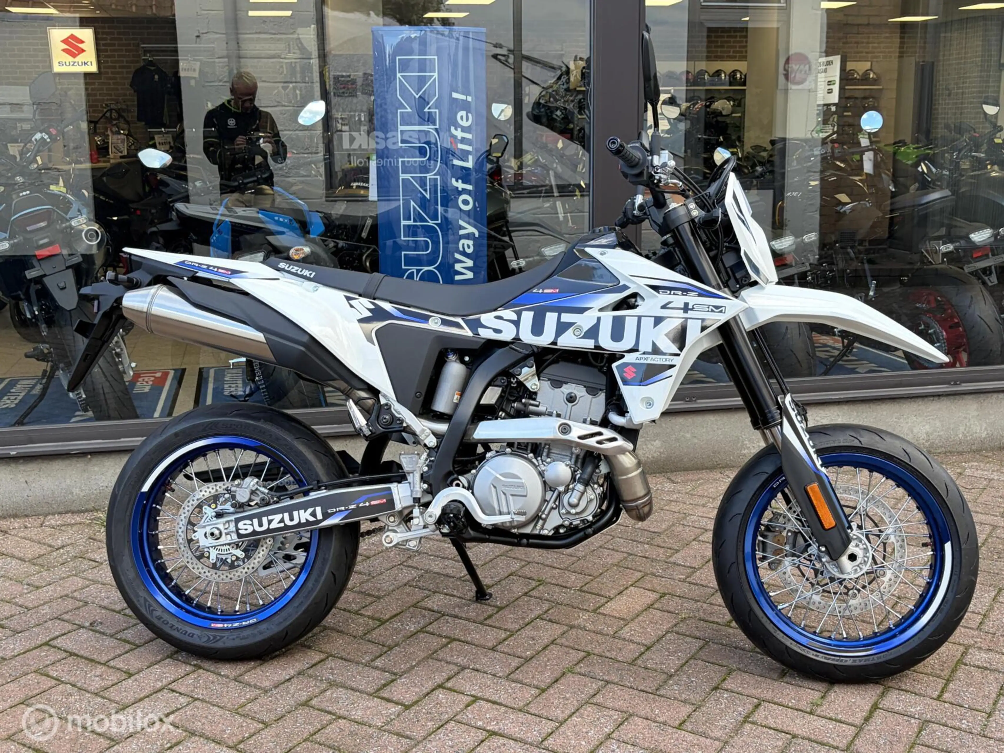 Suzuki DR-Z4SM A2 PROMOTIE — photo 4