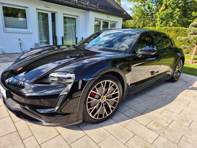Imagine Porsche Taycan Cross Turismo 4S mit  Porsche Approved Garantie