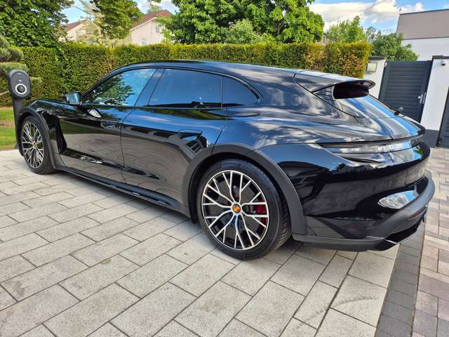 Porsche Taycan Cross Turismo 4S mit  Porsche Approved Garantie