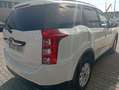 Mahindra XUV500 2.2D W8 FWD Weiß - thumbnail 4