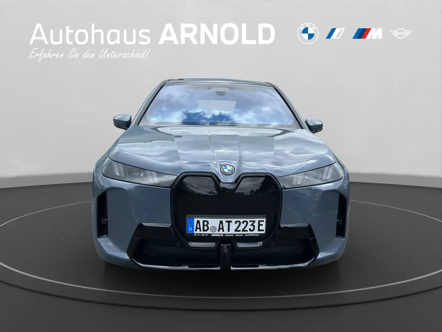 BMW iX xDrive45 M Sportpaket B&W Surround DAB LED Grau - 2