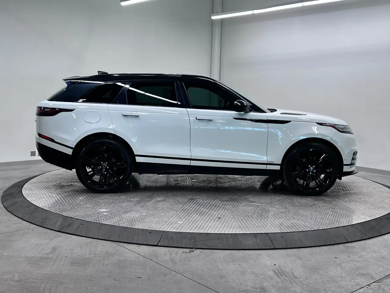 Land Rover Range Rover Velar снимка Land Rover Range Rover Velar