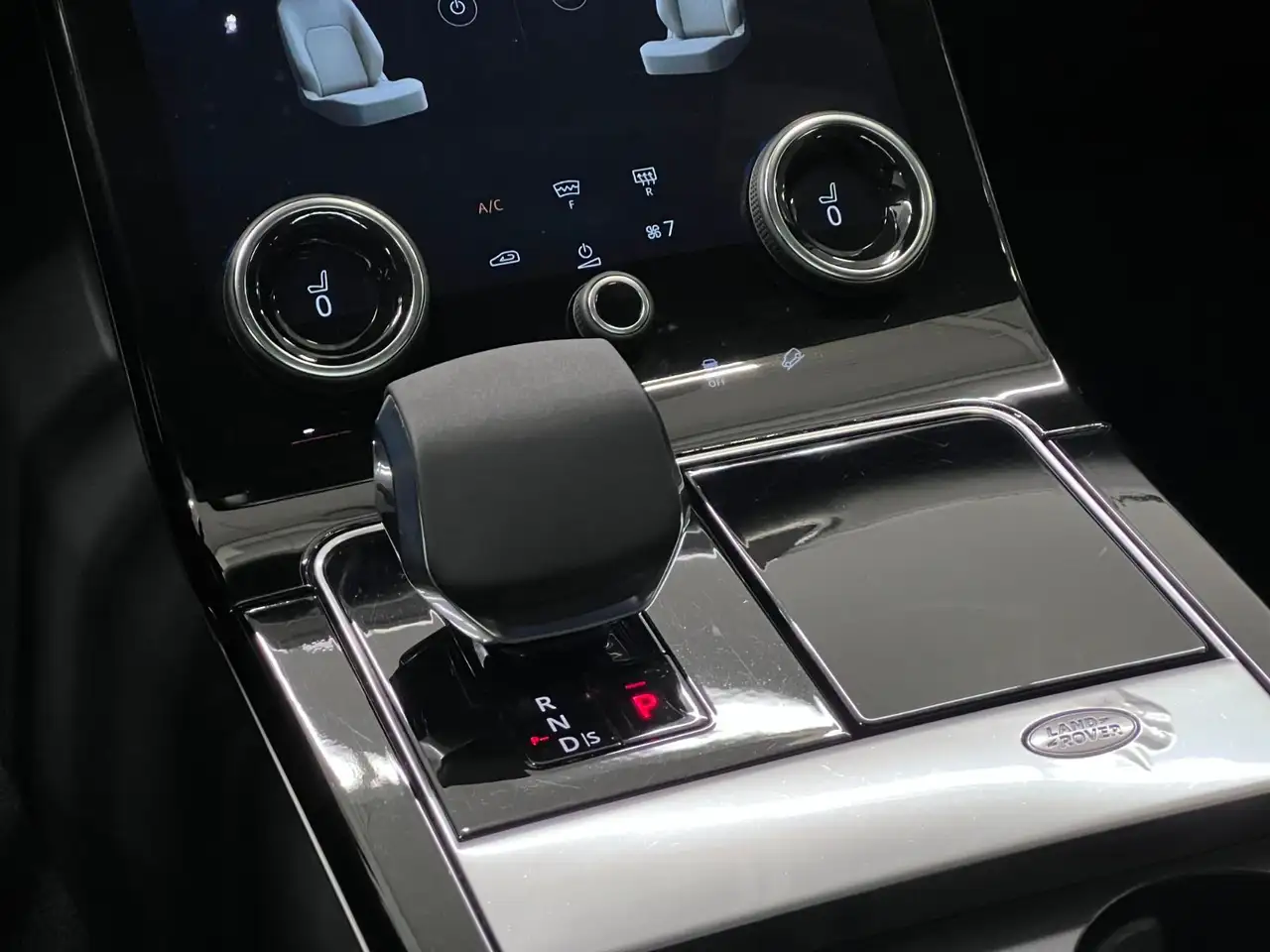 Land Rover Range Rover Velar снимка Land Rover Range Rover Velar