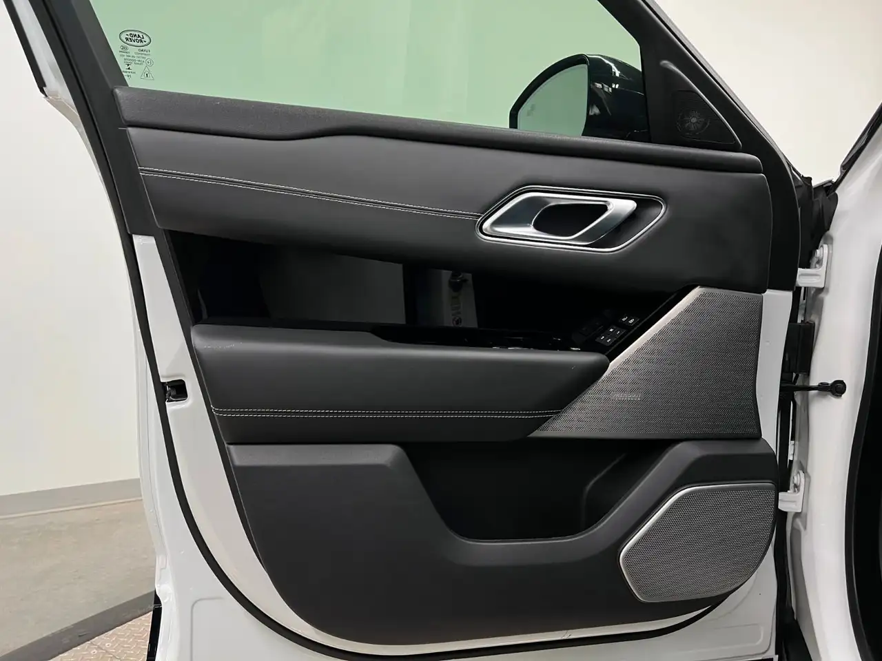 Land Rover Range Rover Velar снимка Land Rover Range Rover Velar