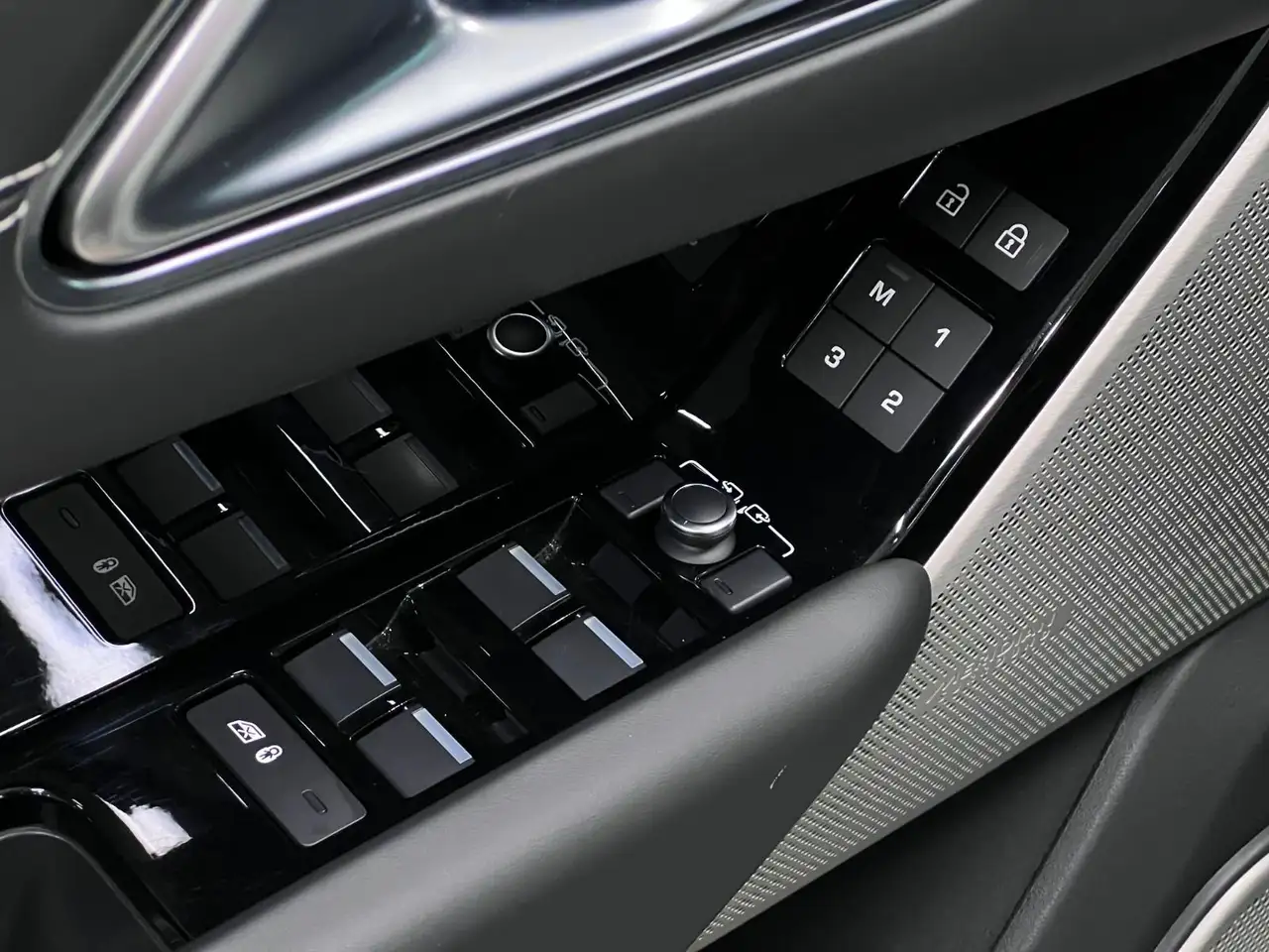 Land Rover Range Rover Velar снимка Land Rover Range Rover Velar