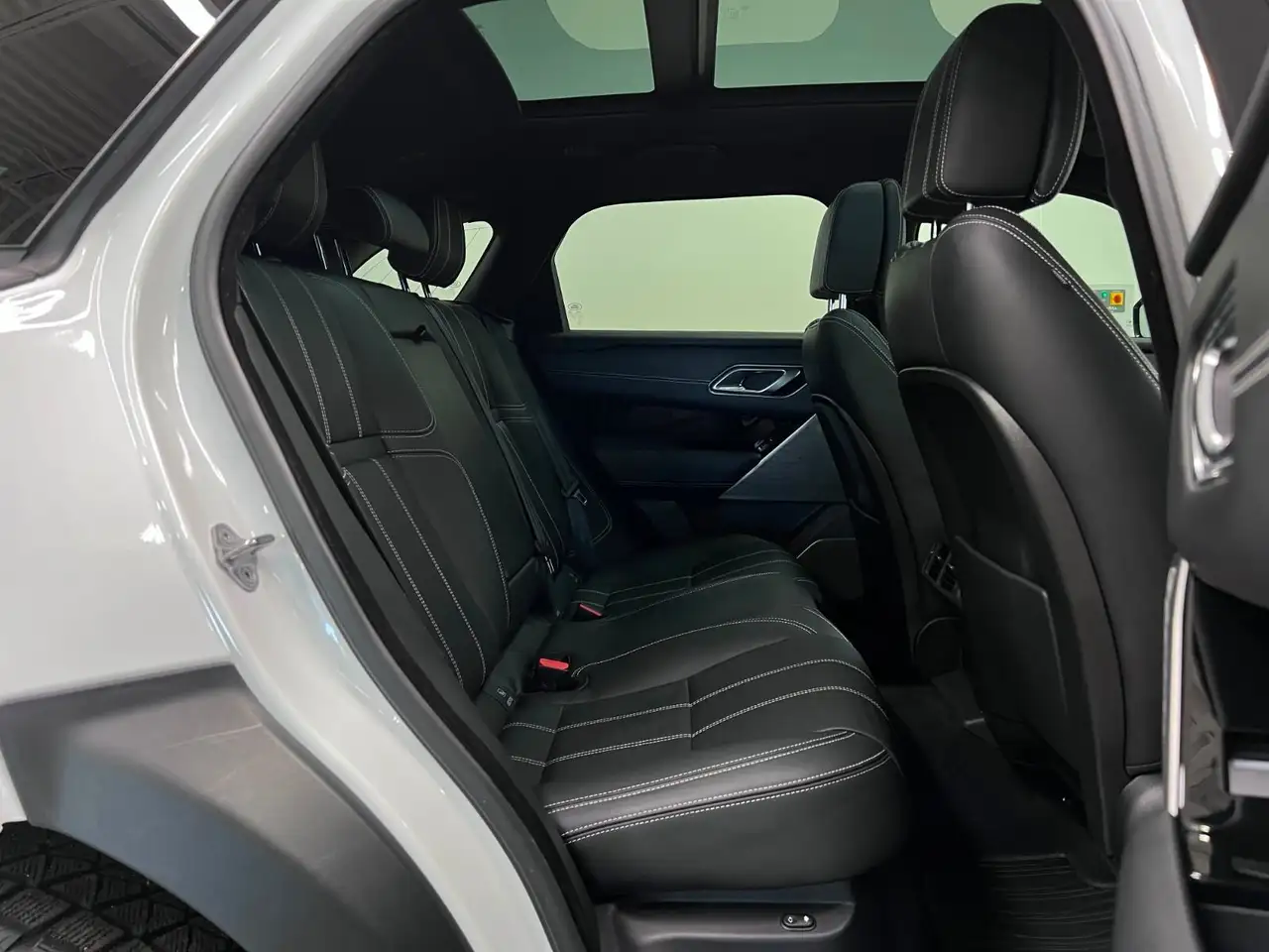 Land Rover Range Rover Velar снимка Land Rover Range Rover Velar