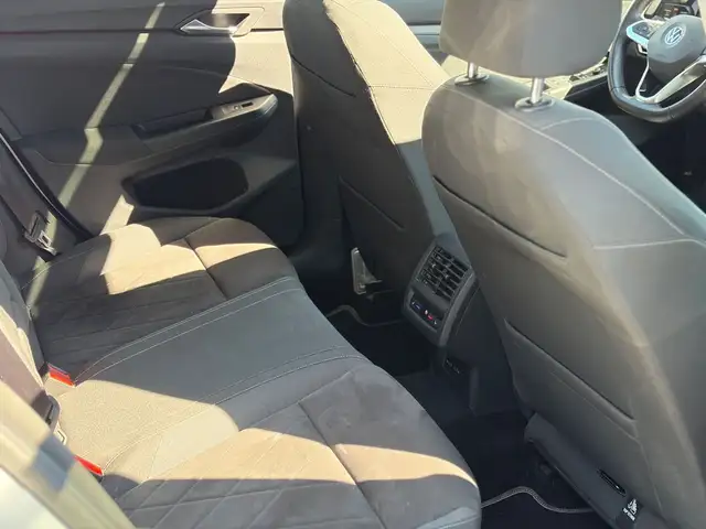 Volkswagen Golf view 12
