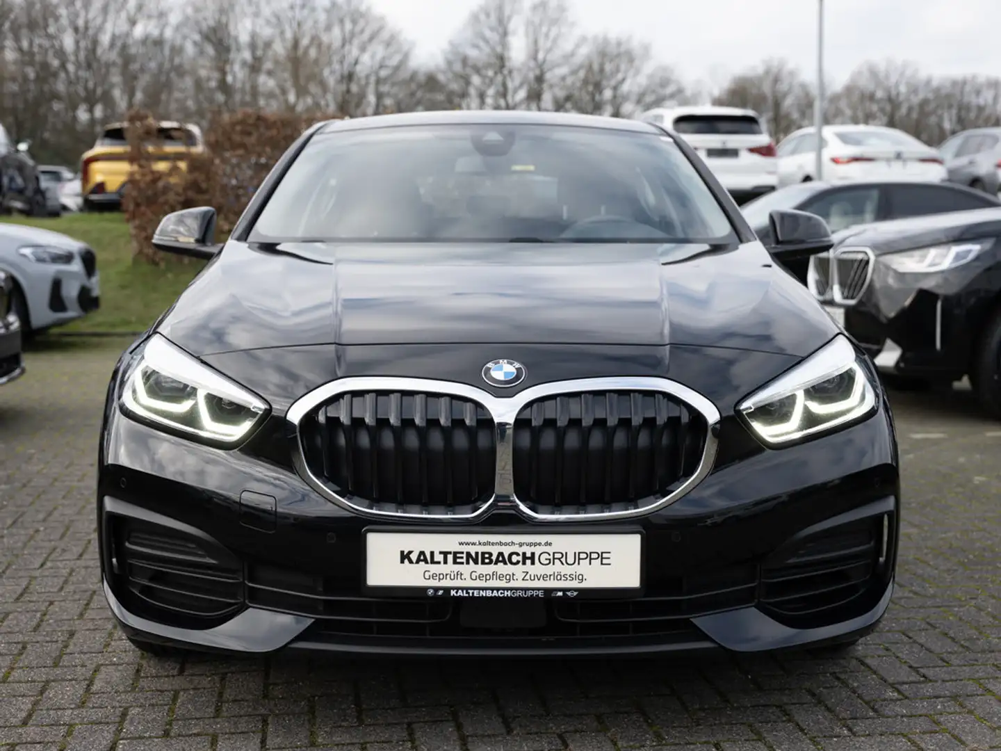 BMW 116 i Advantage AHK LED NAVI SITZHEIZUNG PDC Schwarz - 2