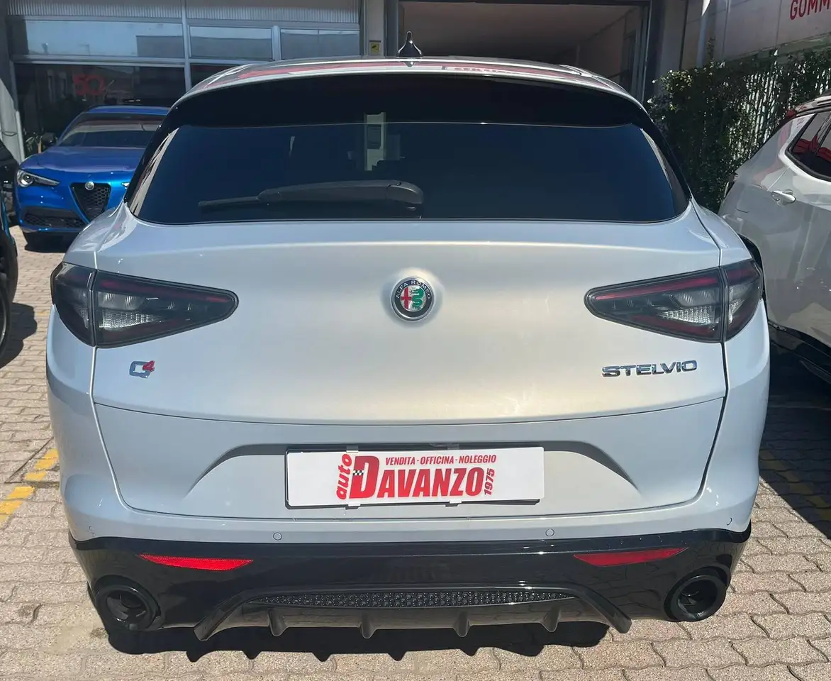Alfa Romeo Stelvio 2024