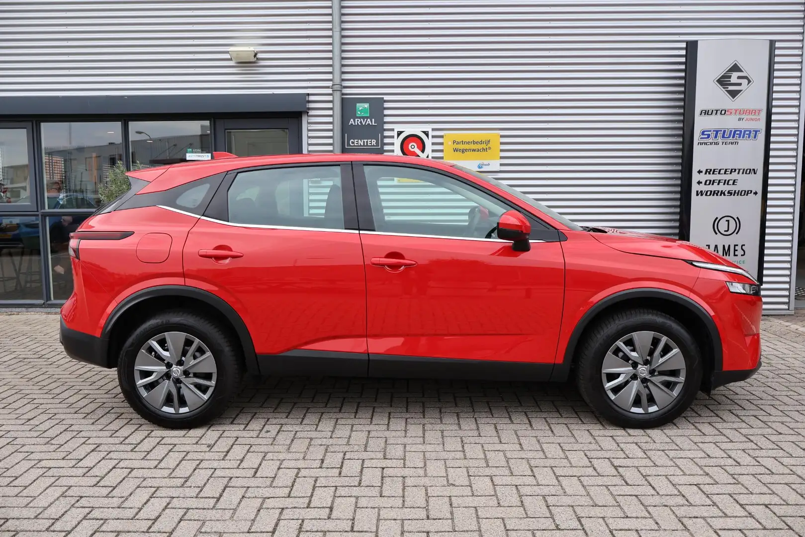 Nissan Qashqai 1.3 MHEV Rijstrook | Bots | DodeHoek | Ad Cruise | Rojo - 2