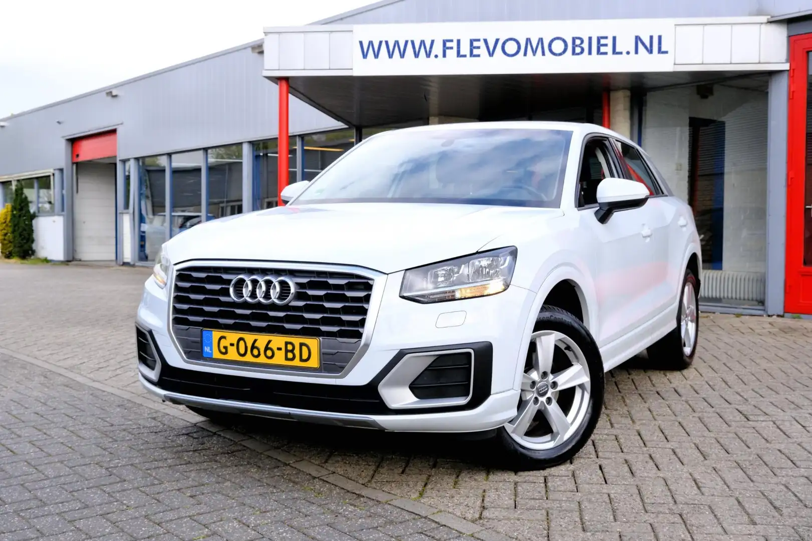 Audi Q2 30 TFSI Sport Aut. Navi|Clima|LMV Biały - 1