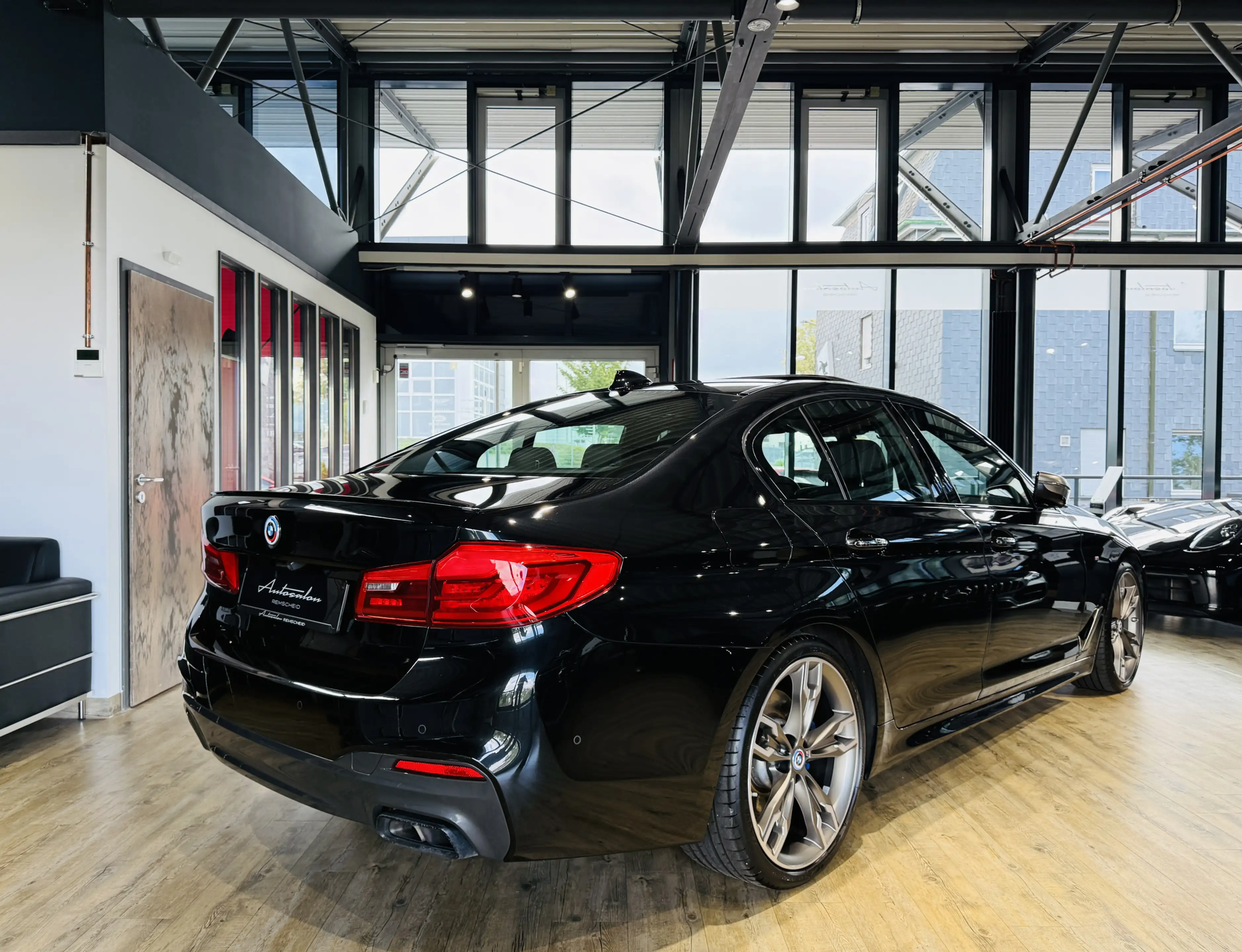 BMW 550 i xDrive*G.SHD*ACC*KAMERA*HUD*HARMAN KARDON — photo 6