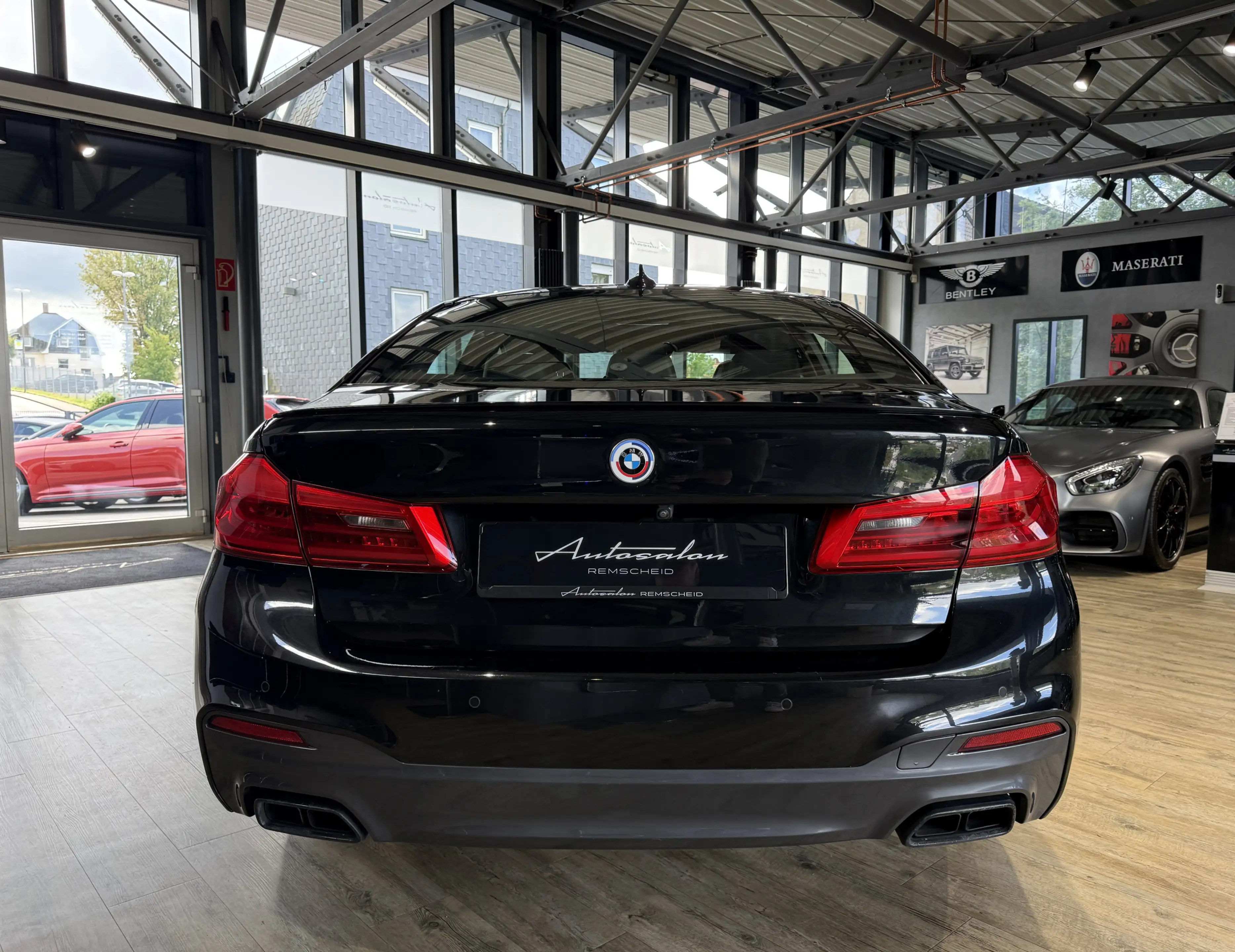 BMW 550 i xDrive*G.SHD*ACC*KAMERA*HUD*HARMAN KARDON — photo 5