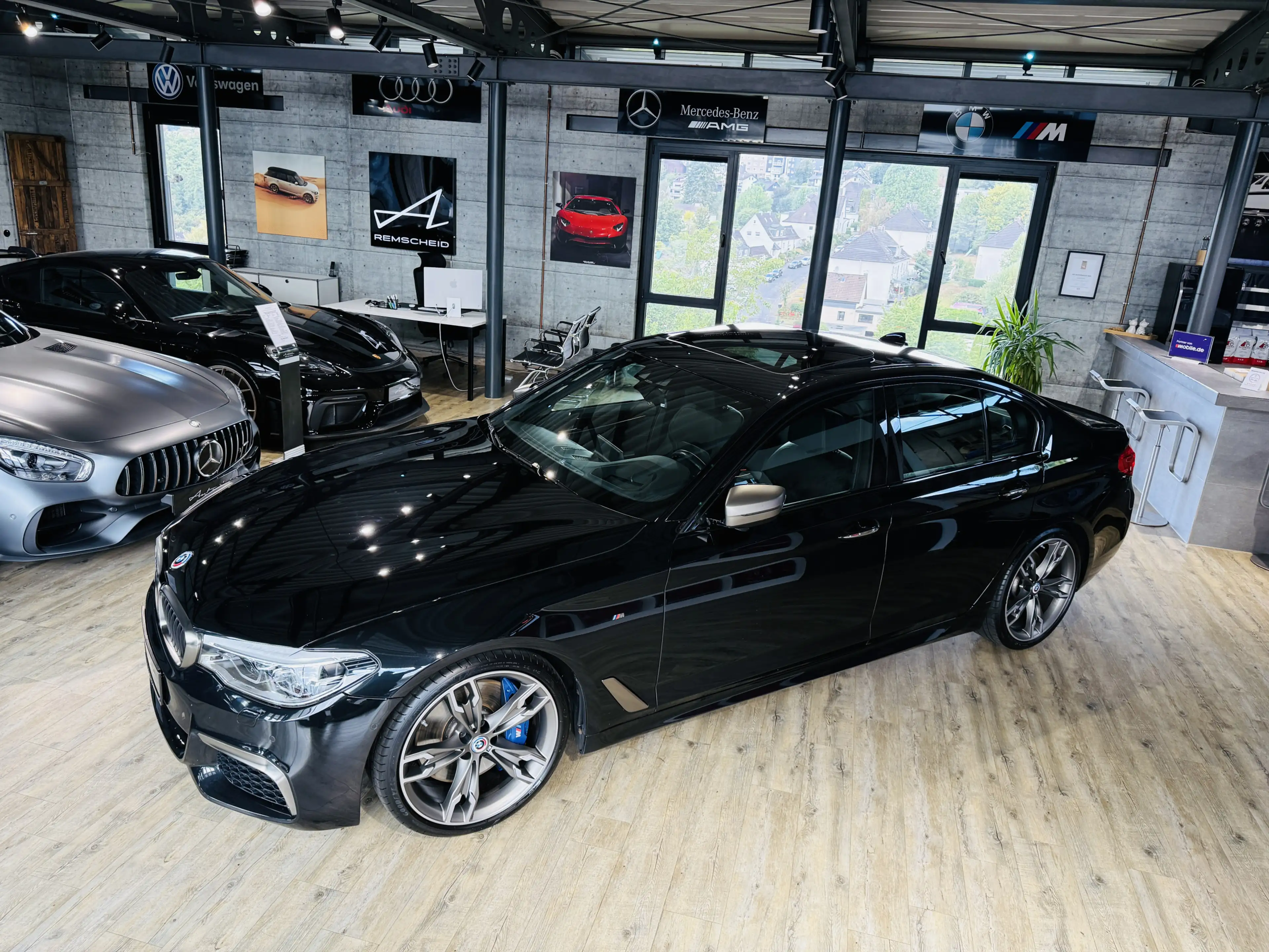 BMW 550 i xDrive*G.SHD*ACC*KAMERA*HUD*HARMAN KARDON — photo 2