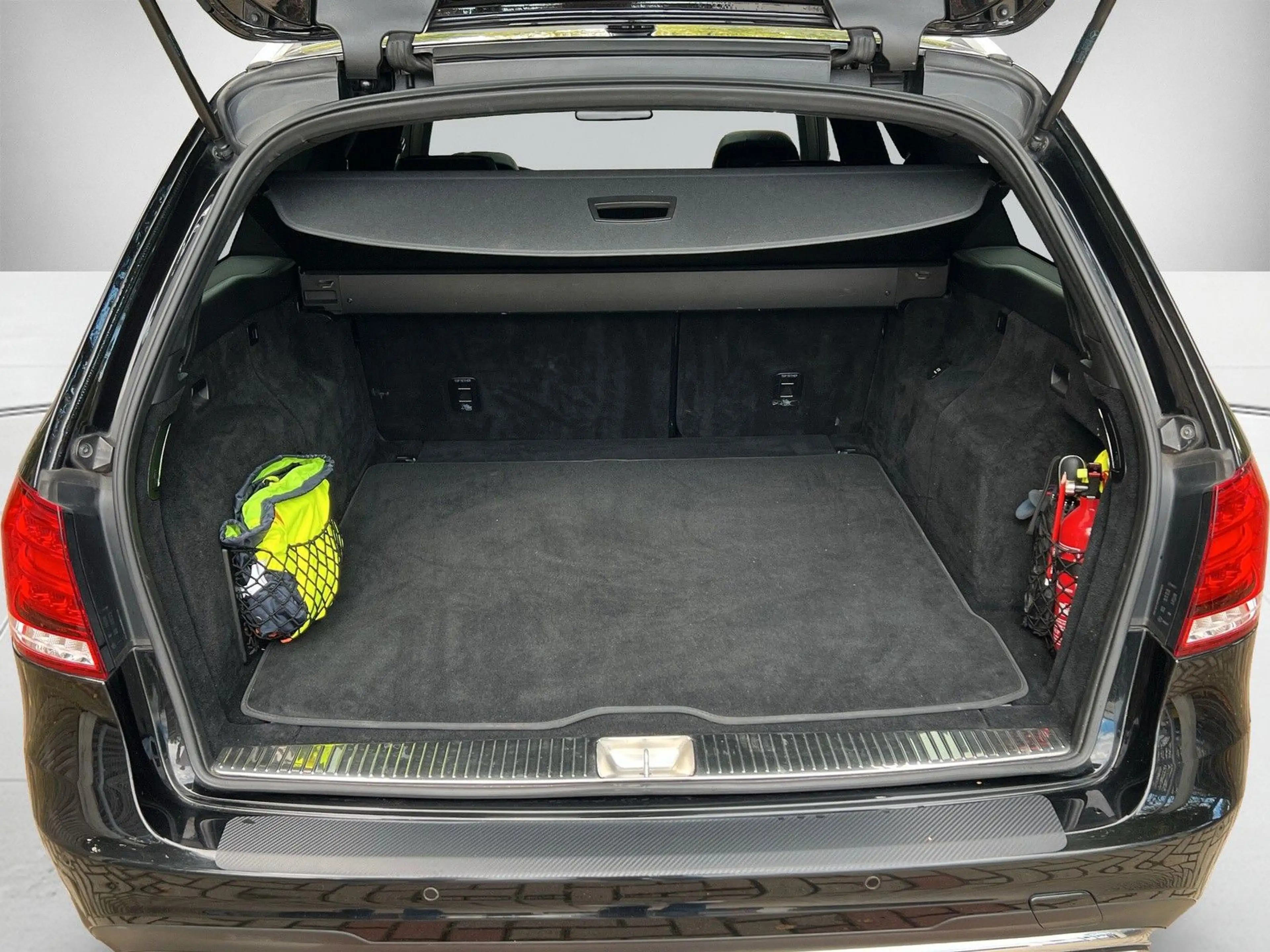 Mercedes-Benz E 400 T-Modell ALCANTARA/AHK/AMG-PAKET/TTW/H&K — photo 9