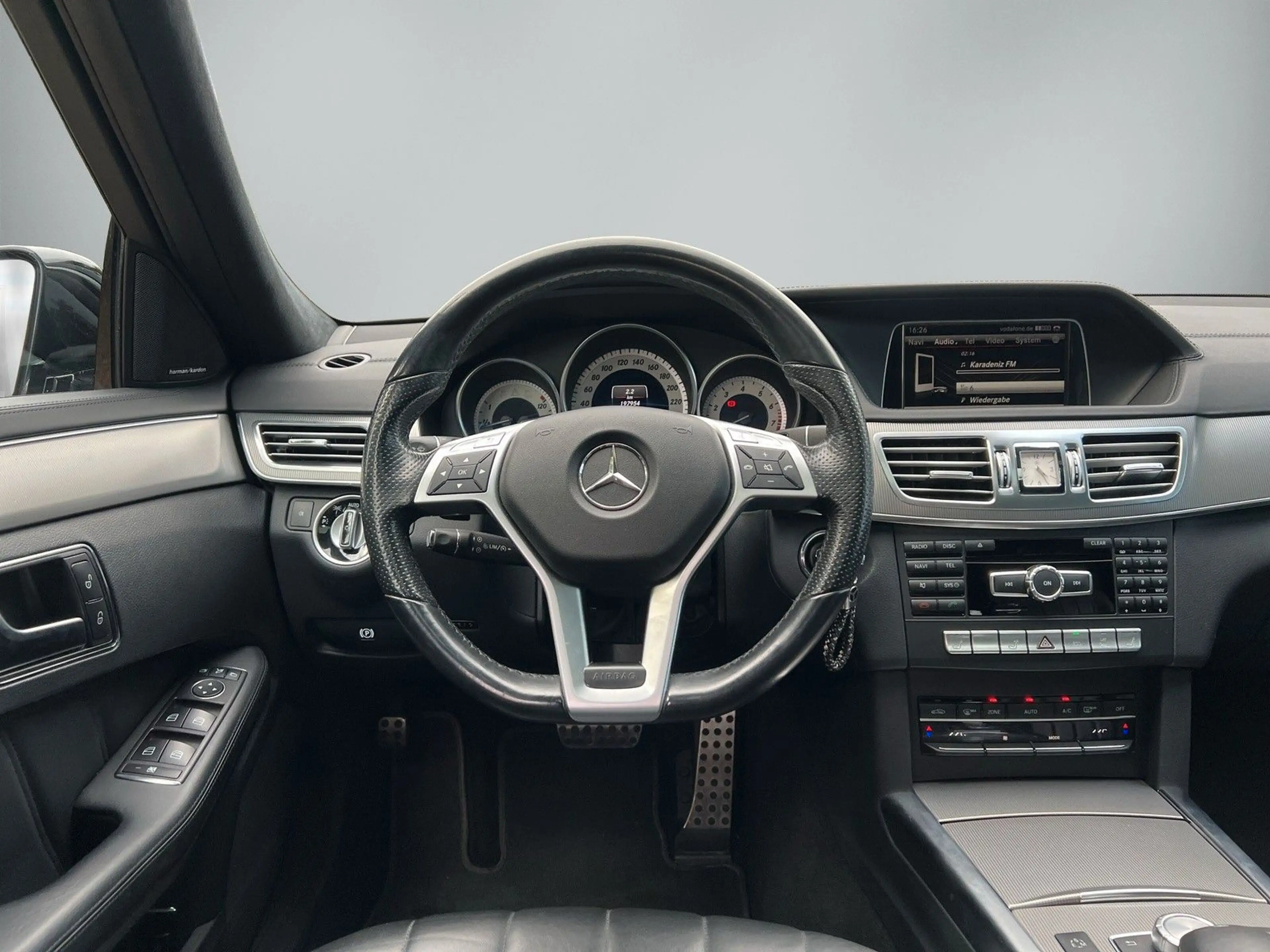 Mercedes-Benz E 400 T-Modell ALCANTARA/AHK/AMG-PAKET/TTW/H&K — photo 11