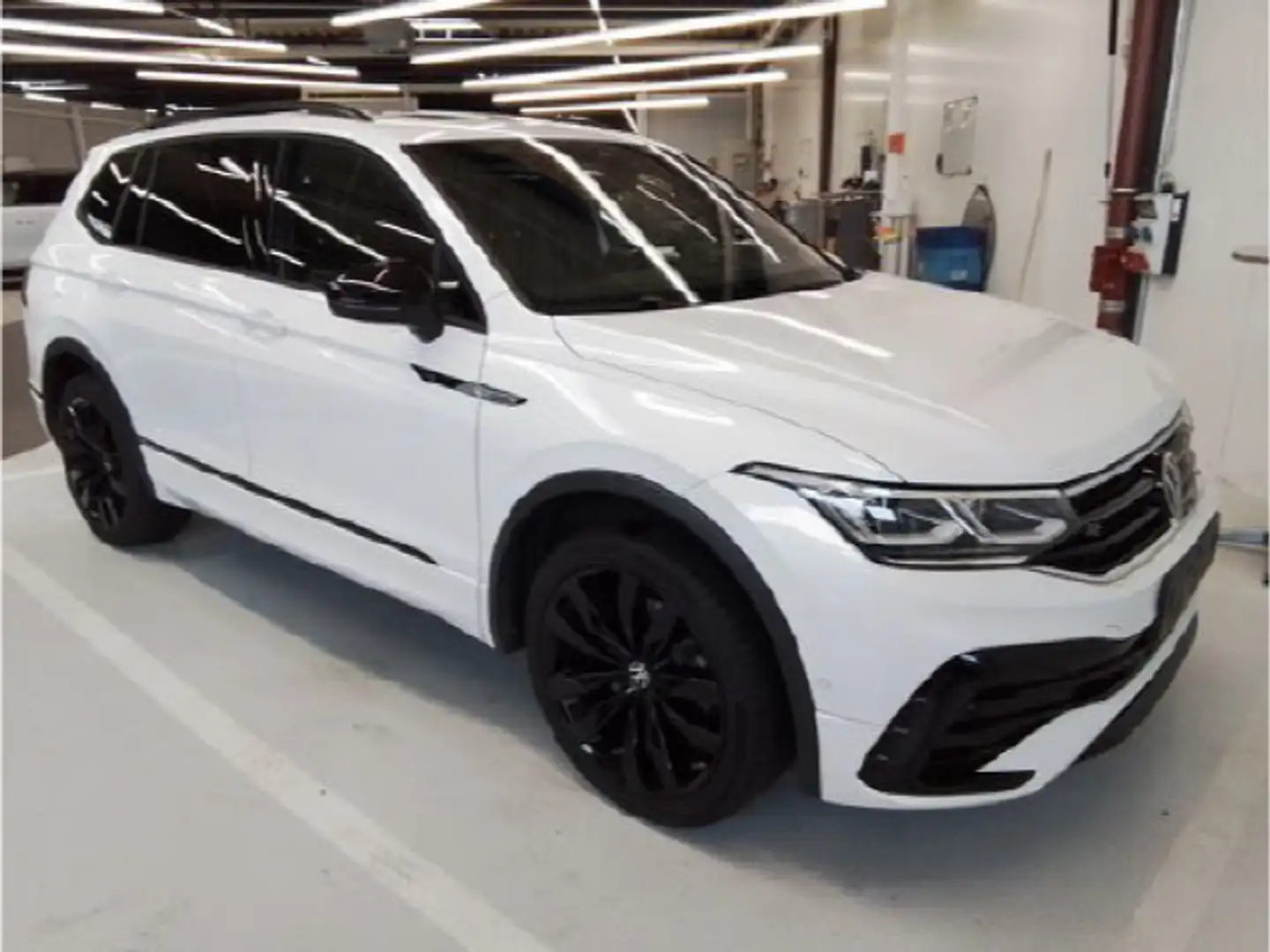 Volkswagen Tiguan Allspace 2.0 TDI DSG R-Line 4Motion IQ.Li Weiß - 1