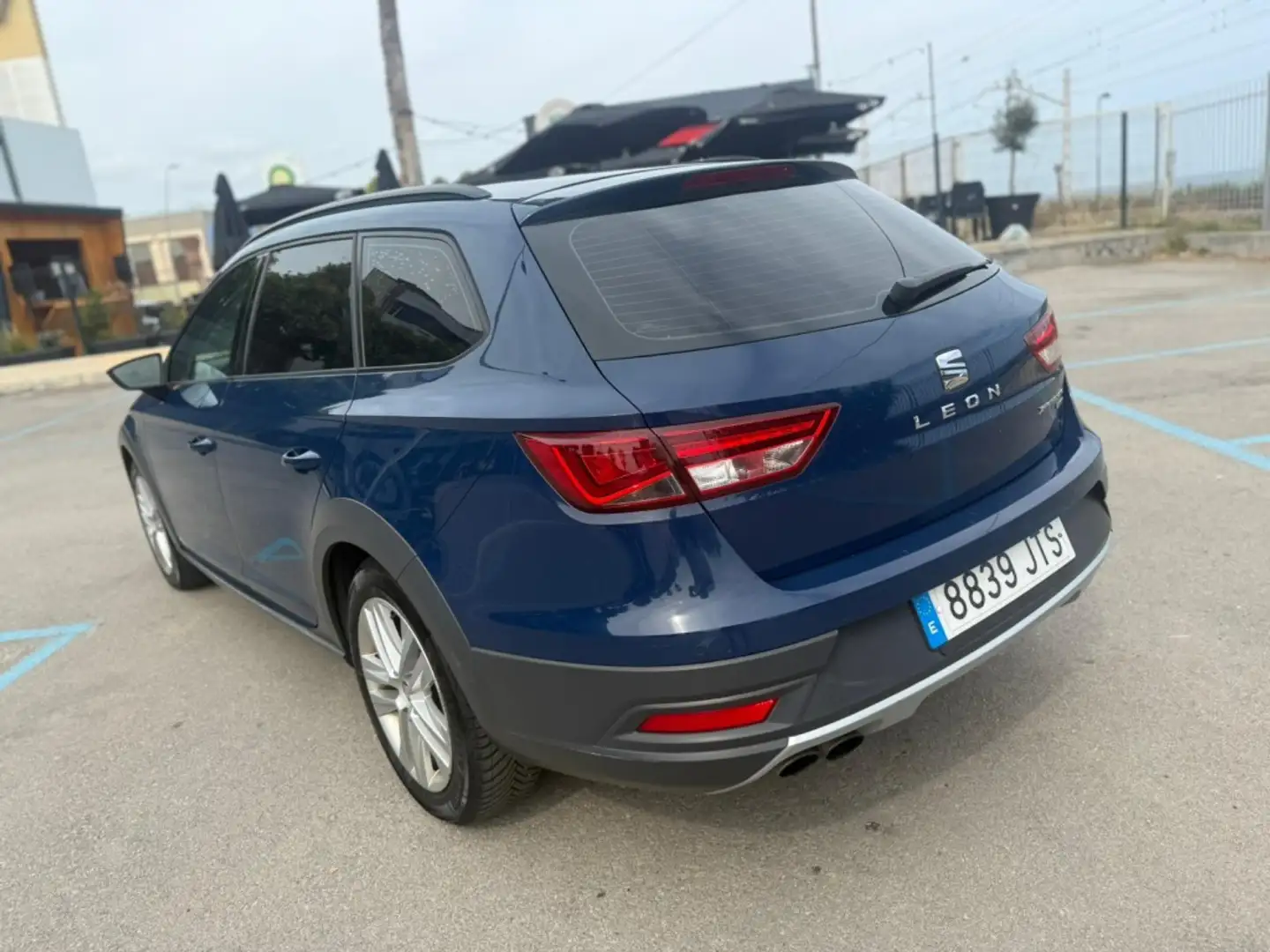 SEAT Leon ST 2.0TDI CR S&S FR DSG 184 Blau - 2