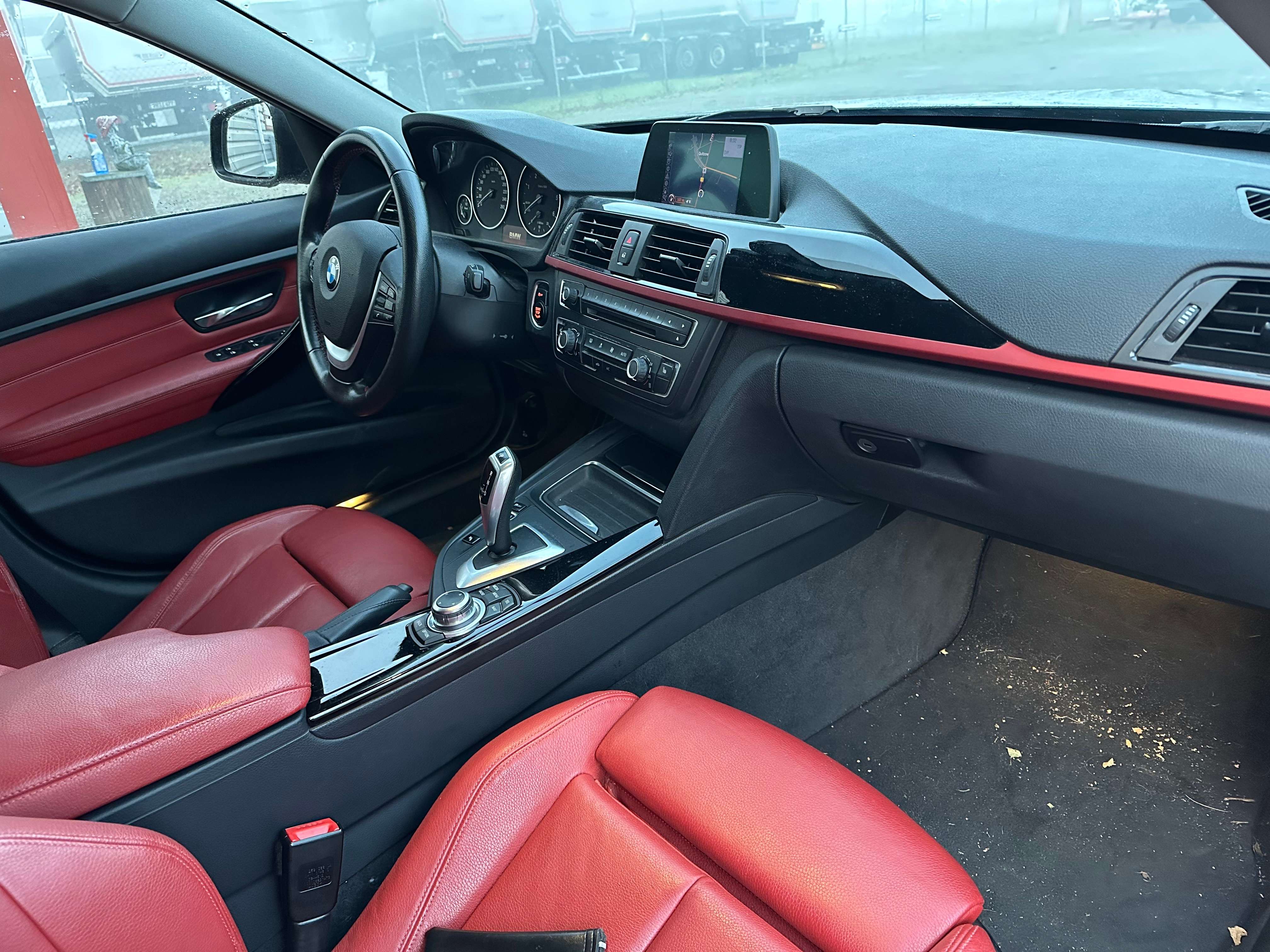 Second hand Bmw 3 Series 320