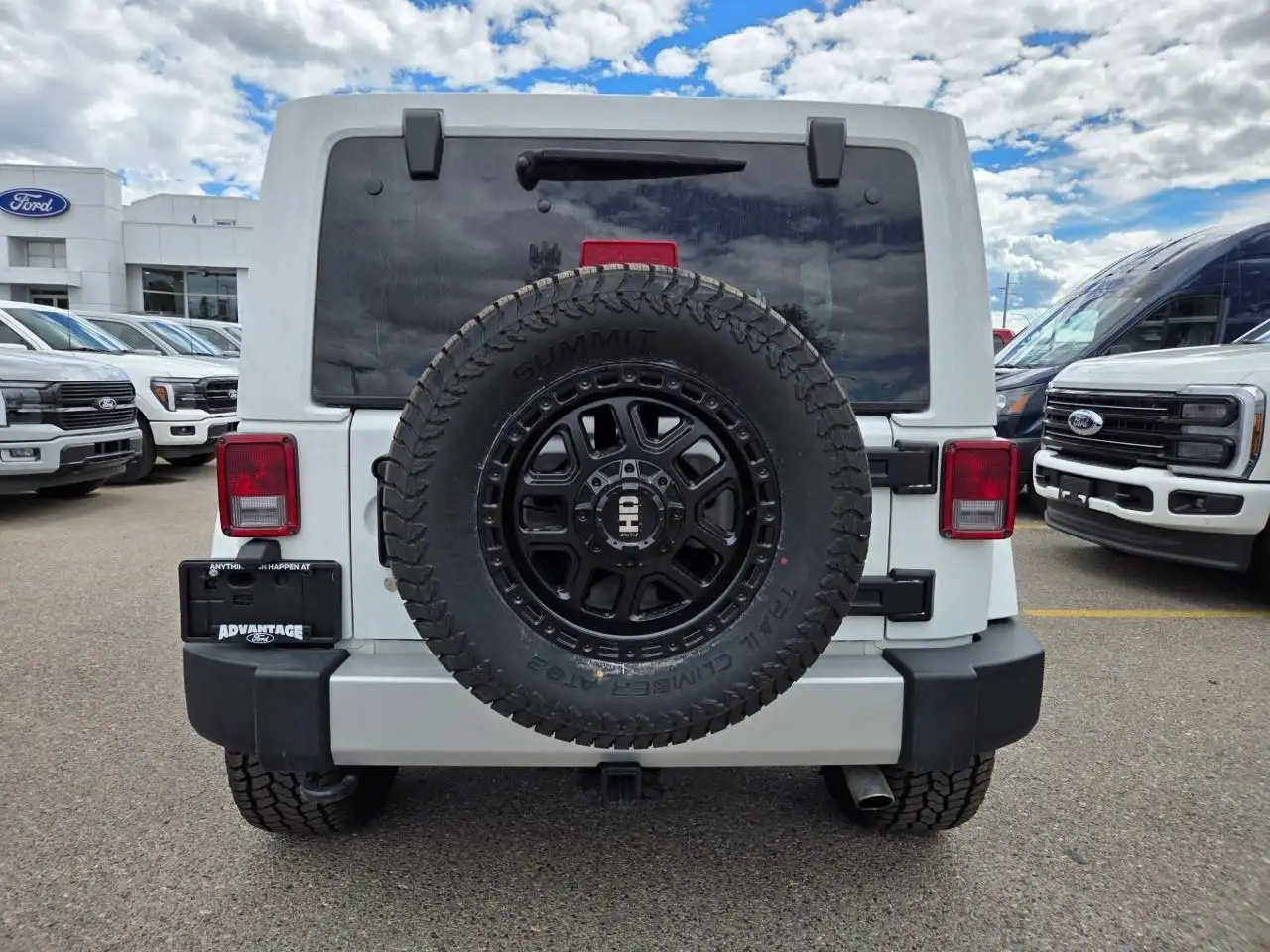 Jeep Wrangler photo Jeep Wrangler