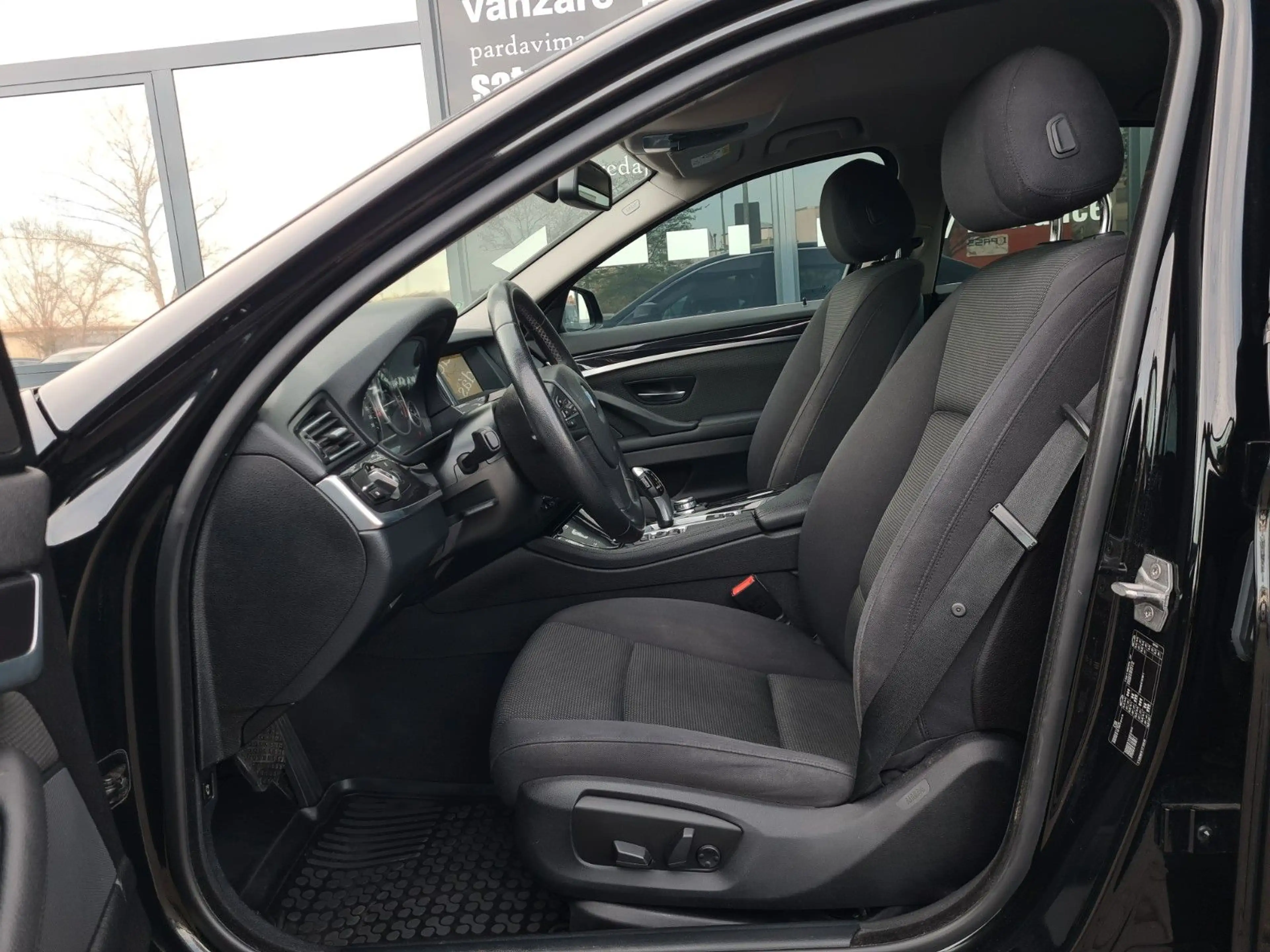 BMW 518 d Limo AUT - NAVI - XENON - CAM - — photo 12