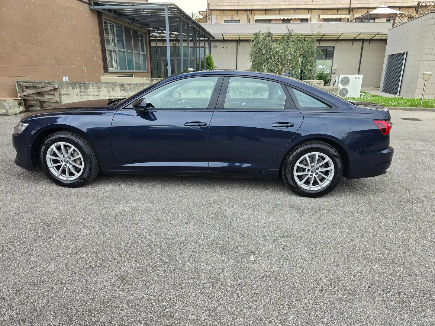 Audi A6 S TRONIC Blu/Azzurro - 2
