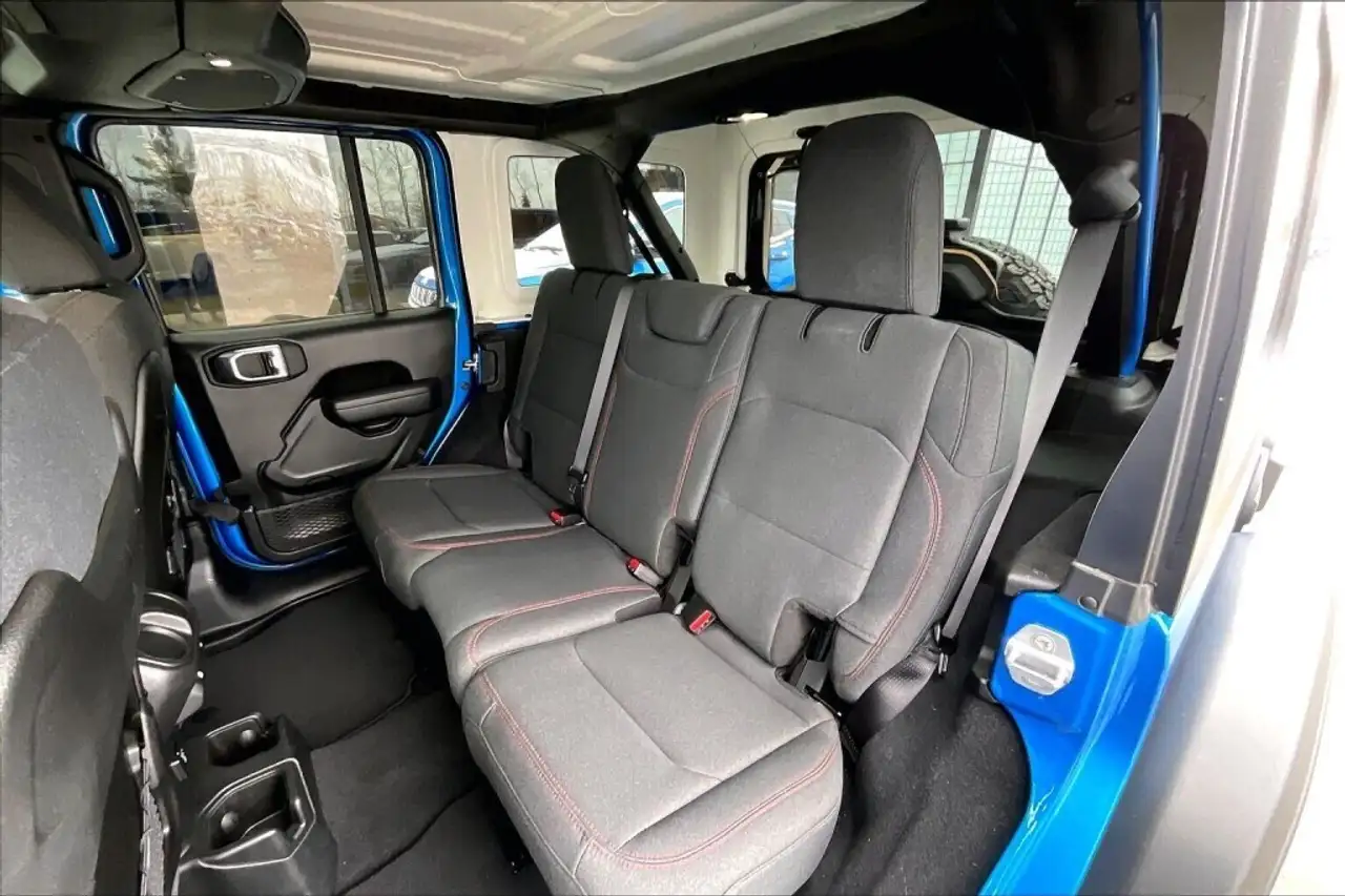 Jeep Wrangler снимка Jeep Wrangler