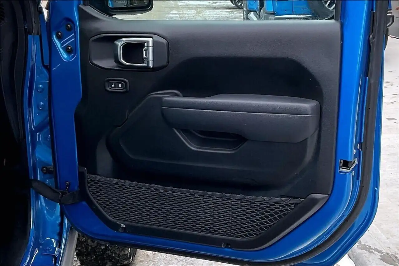 Jeep Wrangler снимка Jeep Wrangler
